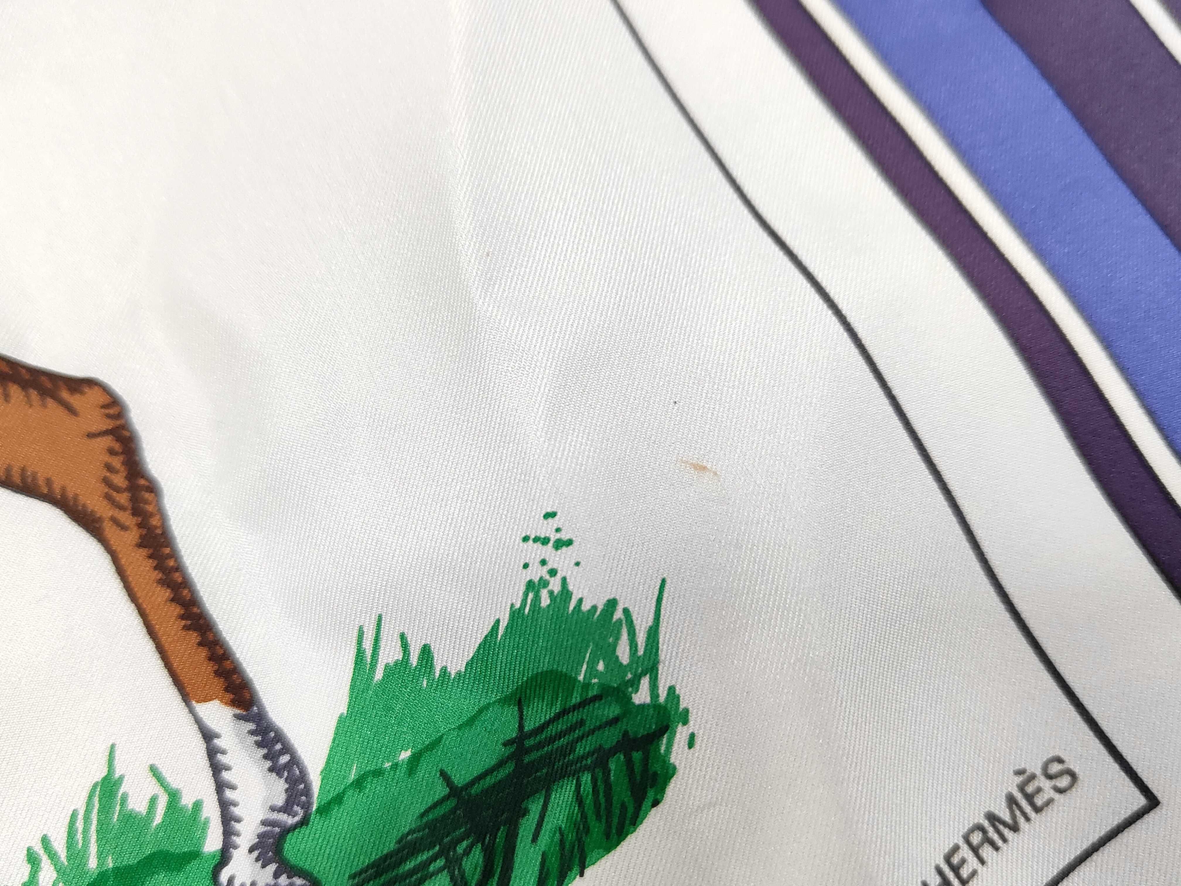 Hermes Couvertures et Tenues de Jour Silk Gavroche Scarf