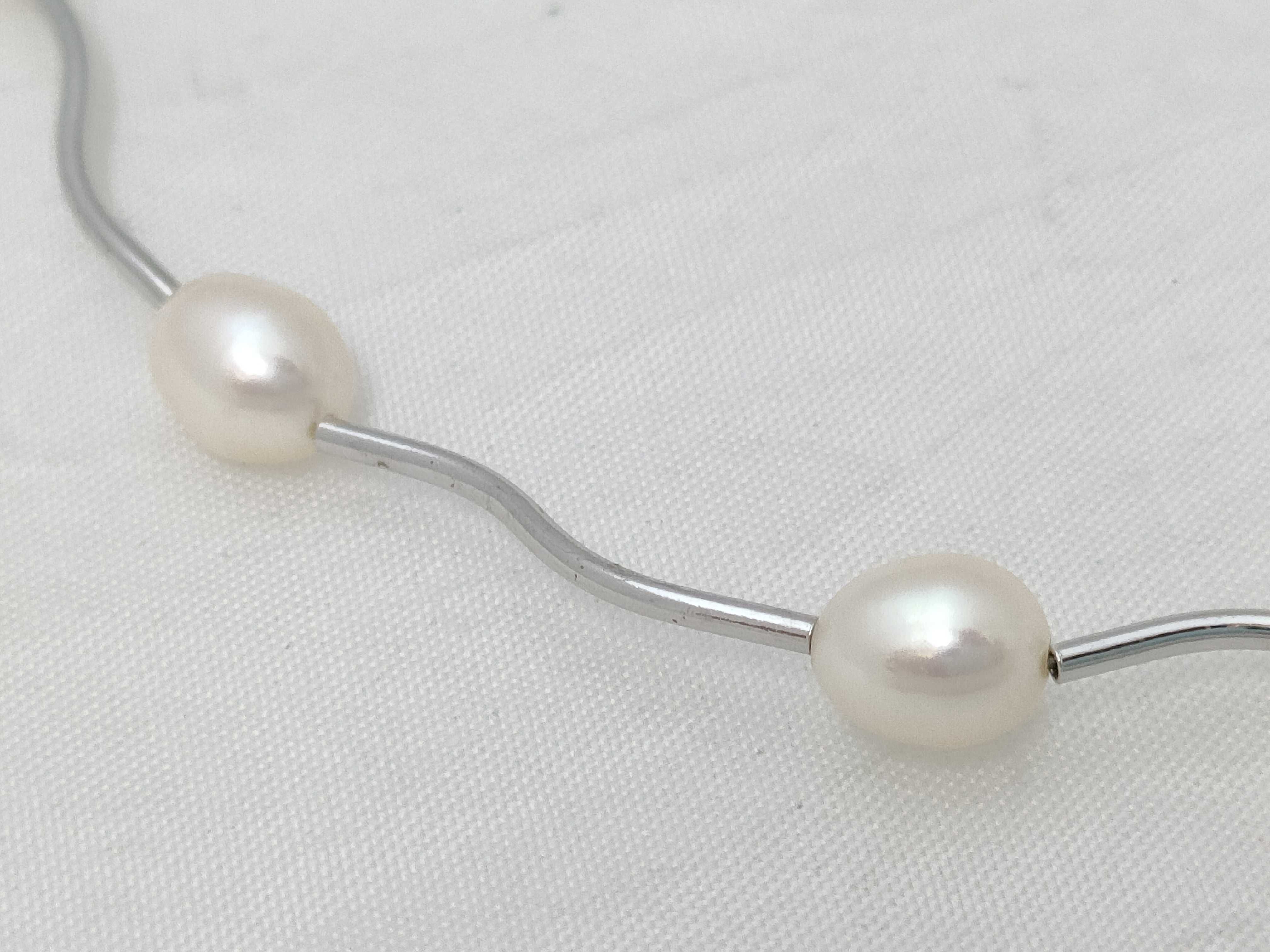 Sterling Silver and Freshwater Pearl Wavy Station Necklace