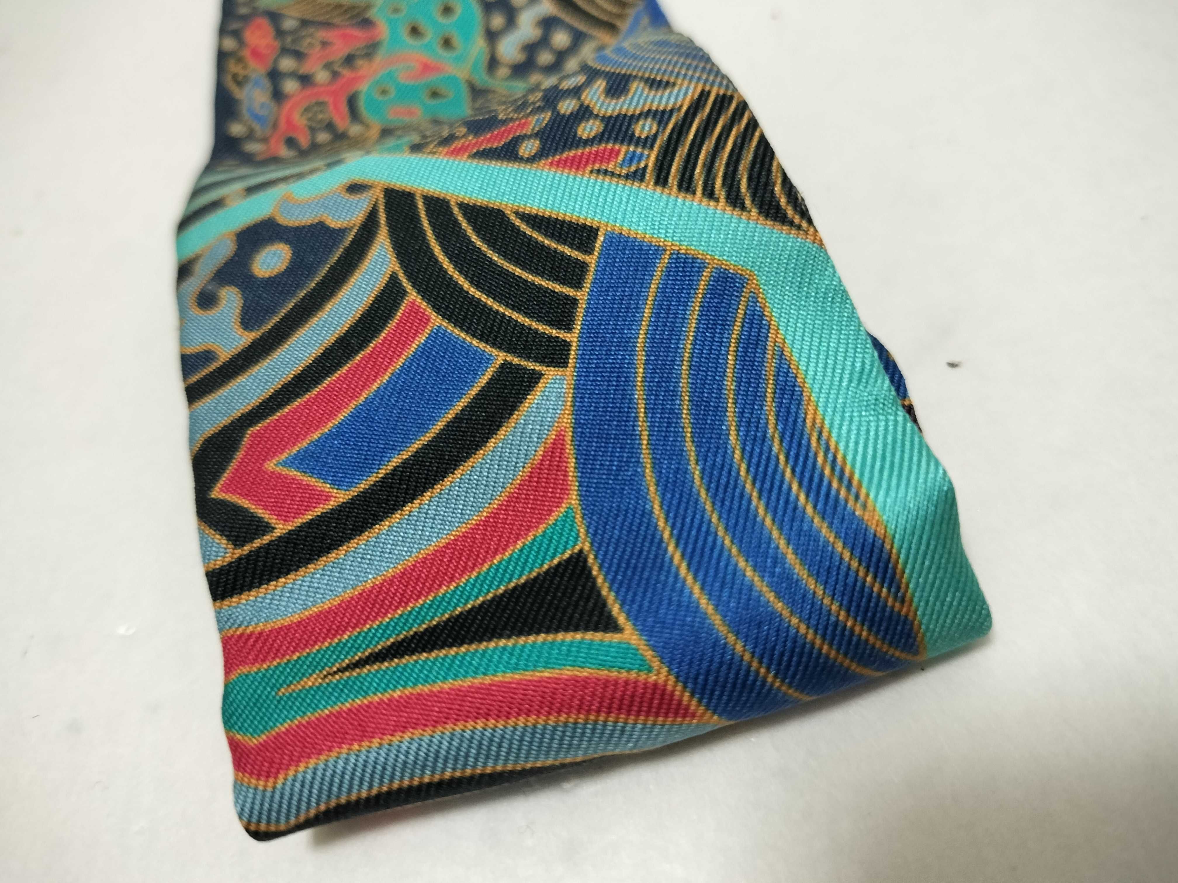 Hermes Collections Imperiales Silk Twilly Scarf