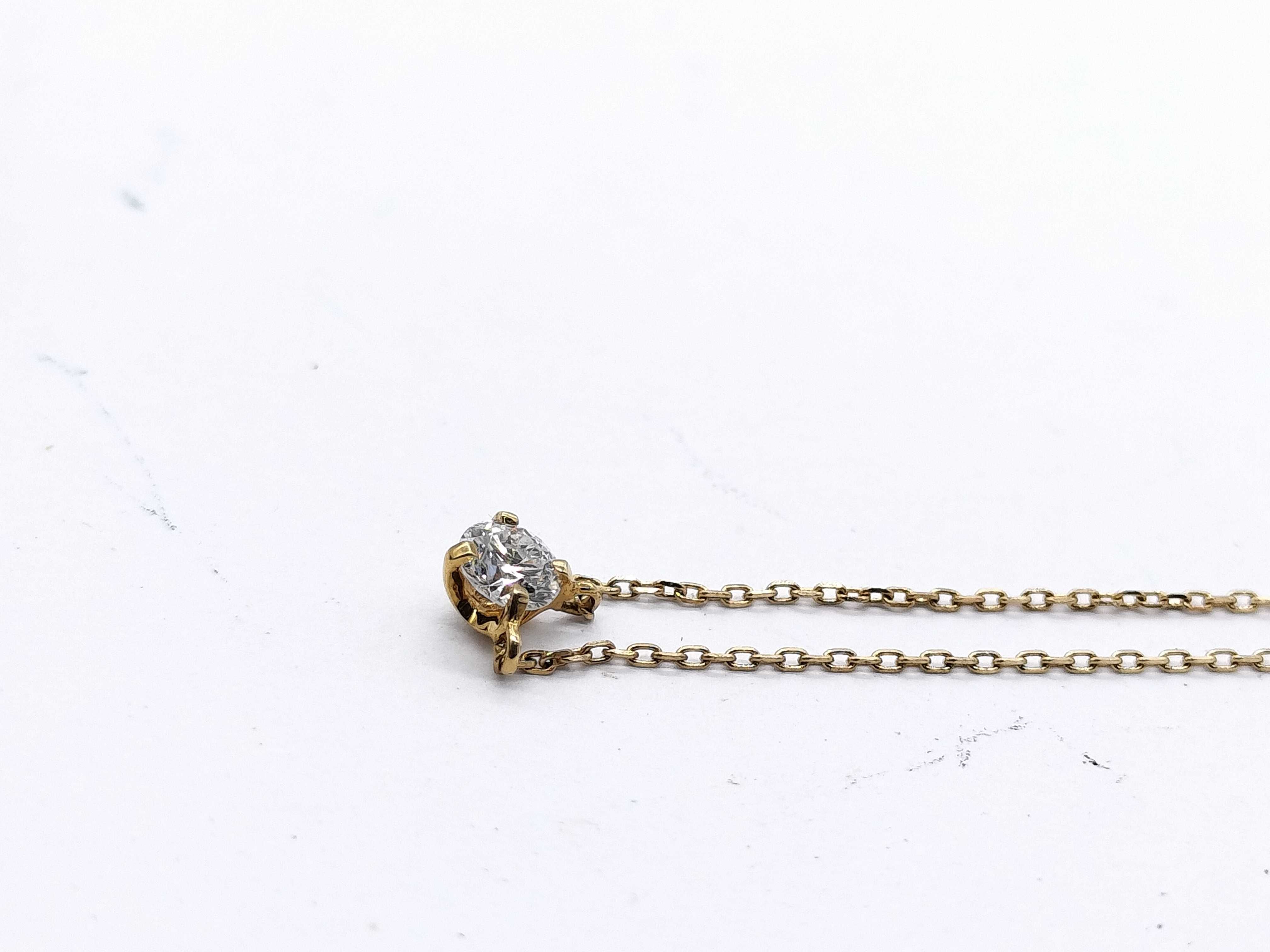 18 Karat Yellow Gold and 0.10 Carat Diamond Solitaire Pendant Necklace