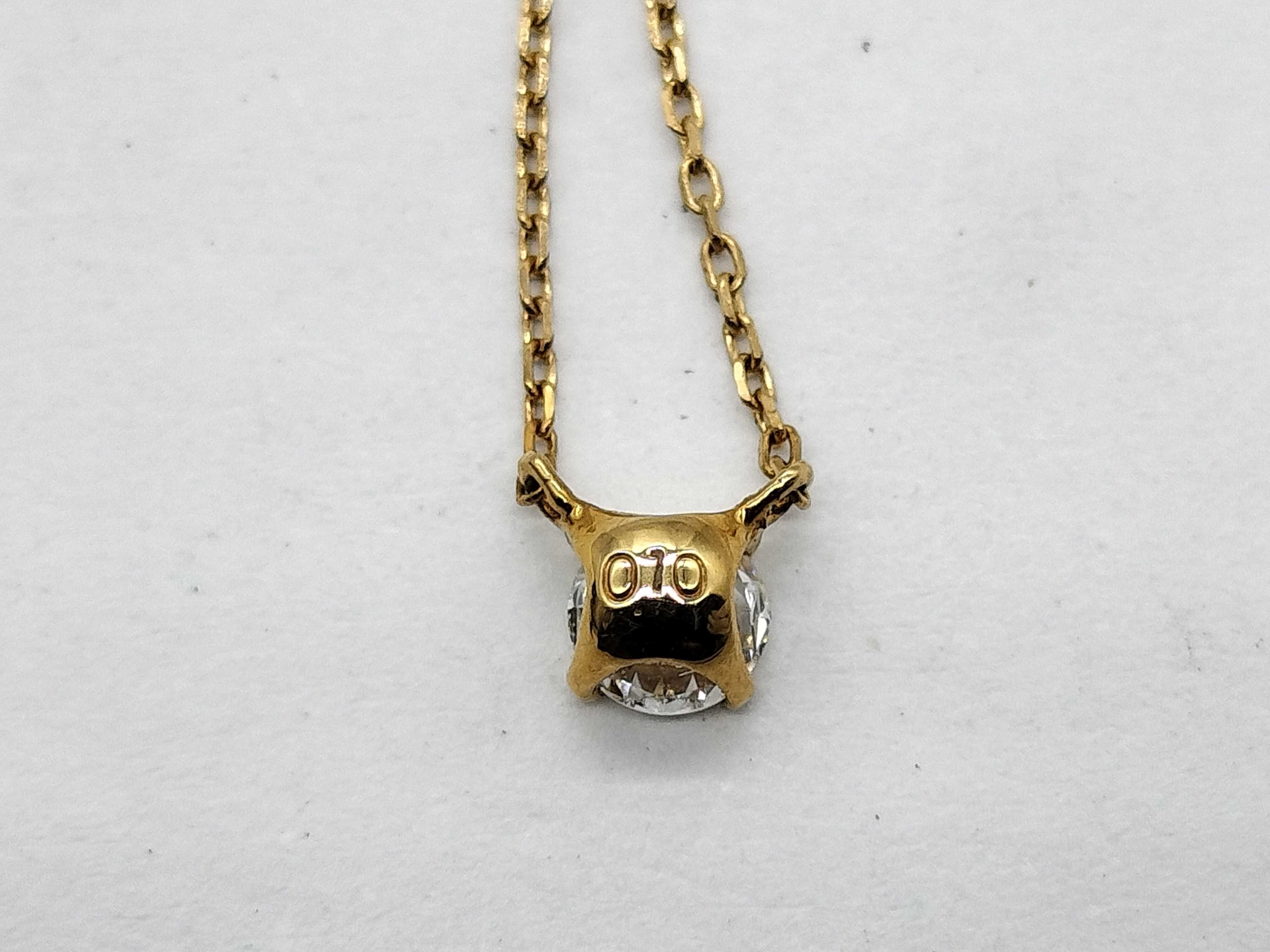 18 Karat Yellow Gold and 0.10 Carat Diamond Solitaire Pendant Necklace