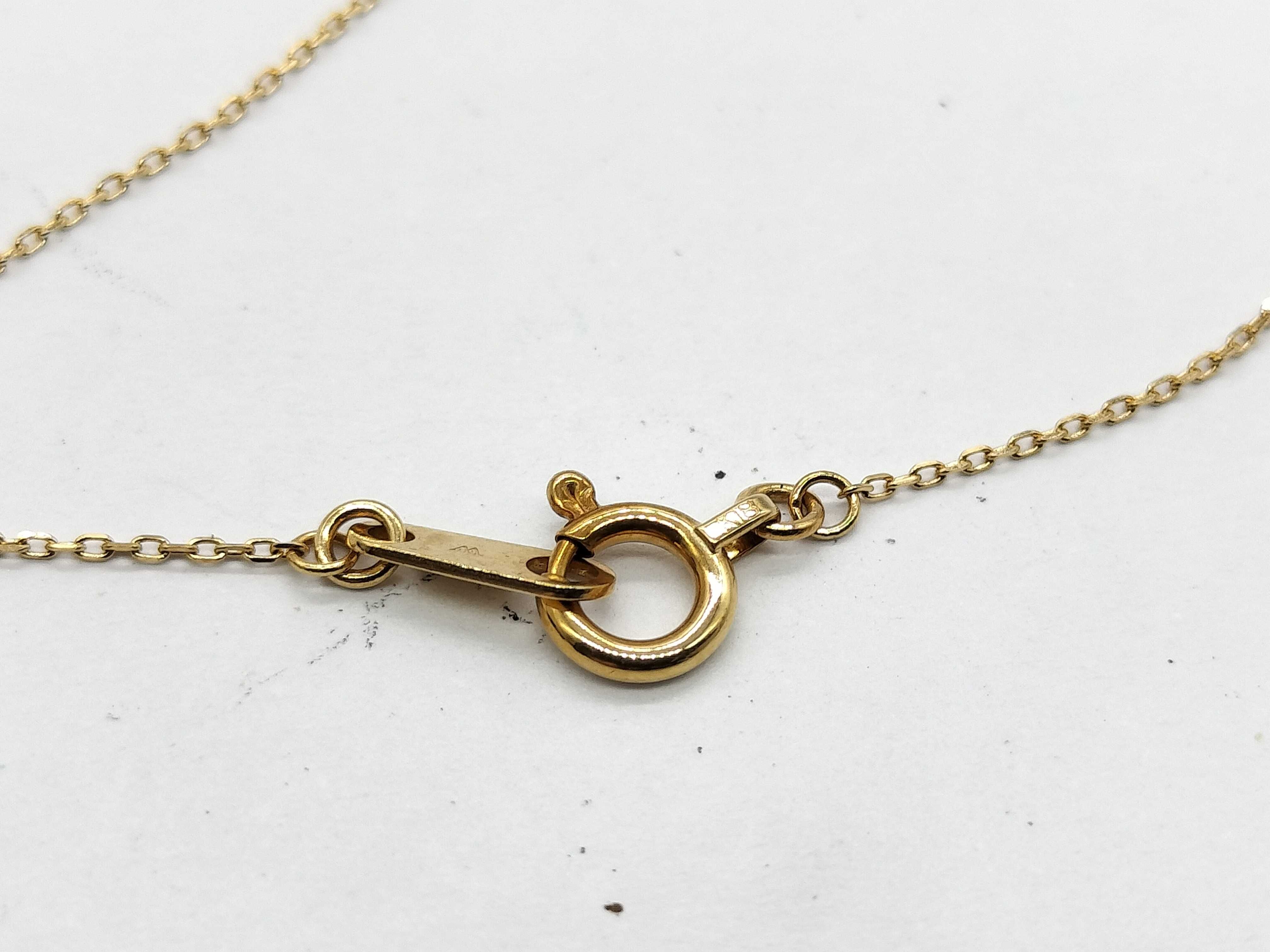 18 Karat Yellow Gold and 0.10 Carat Diamond Solitaire Pendant Necklace
