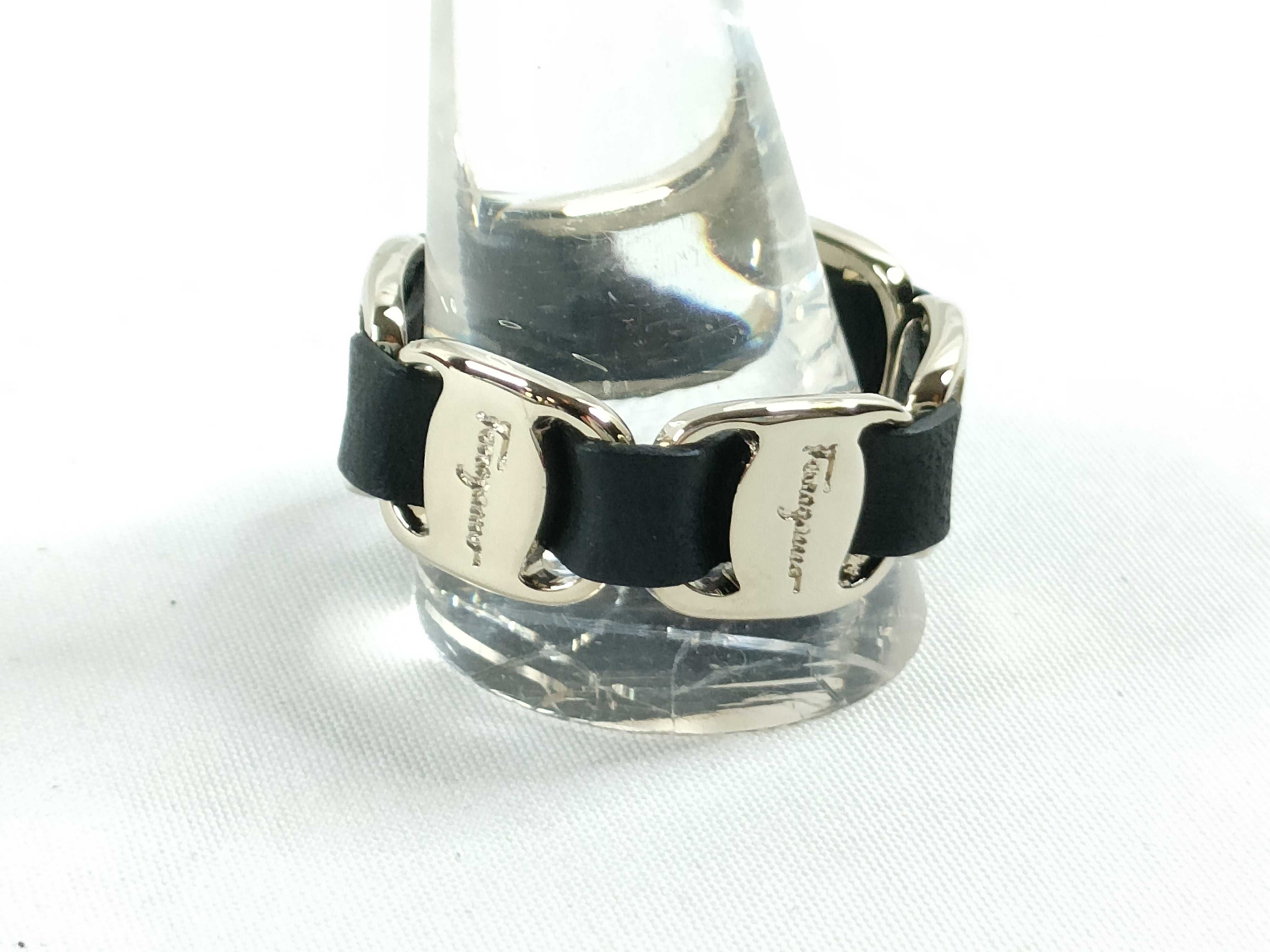 Salvatore Ferragamo Silver-Toned and Black Leather Band Scarf Ring