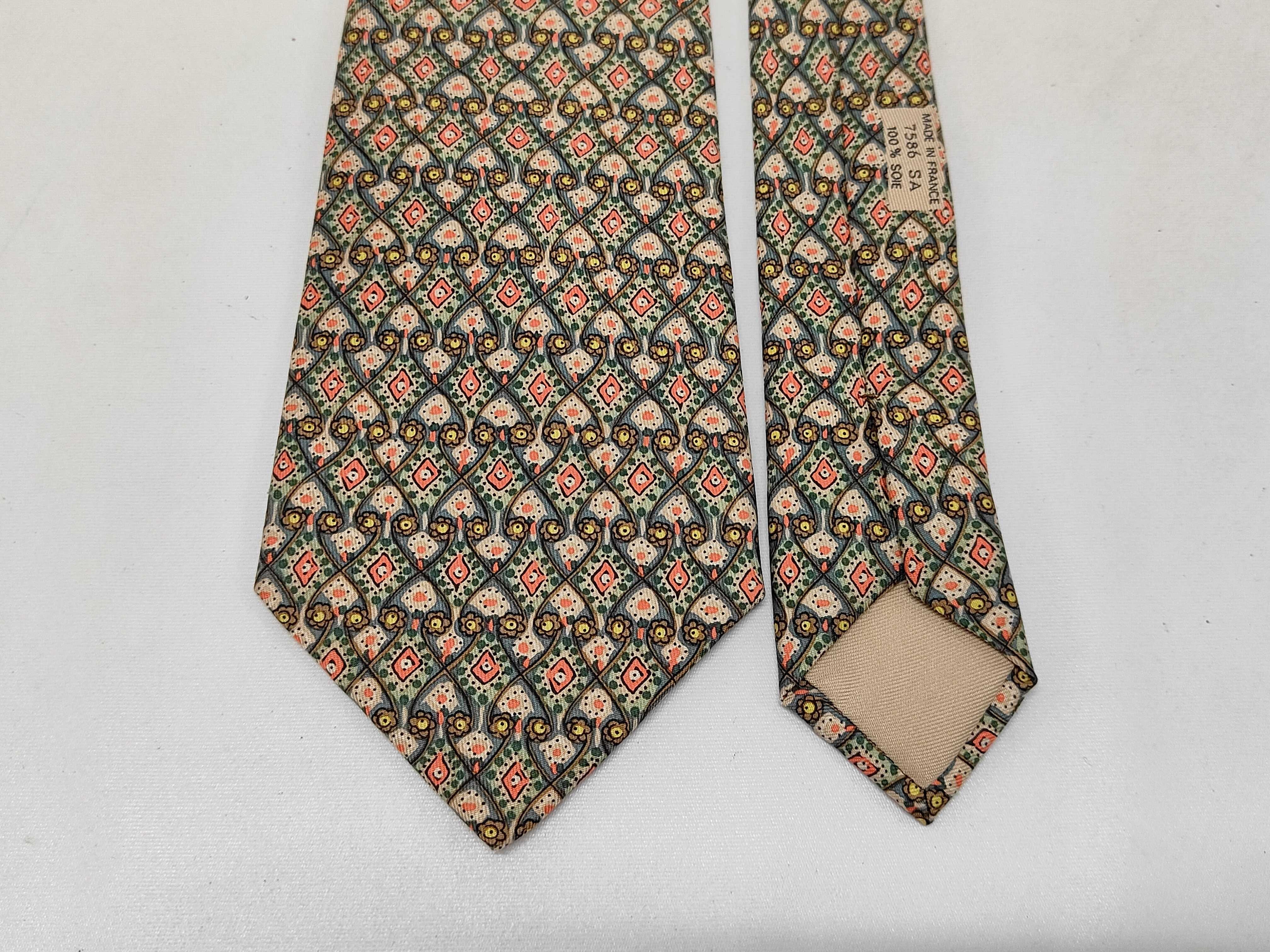 Hermes Paris 100% Silk Necktie Pattern 7586 SA