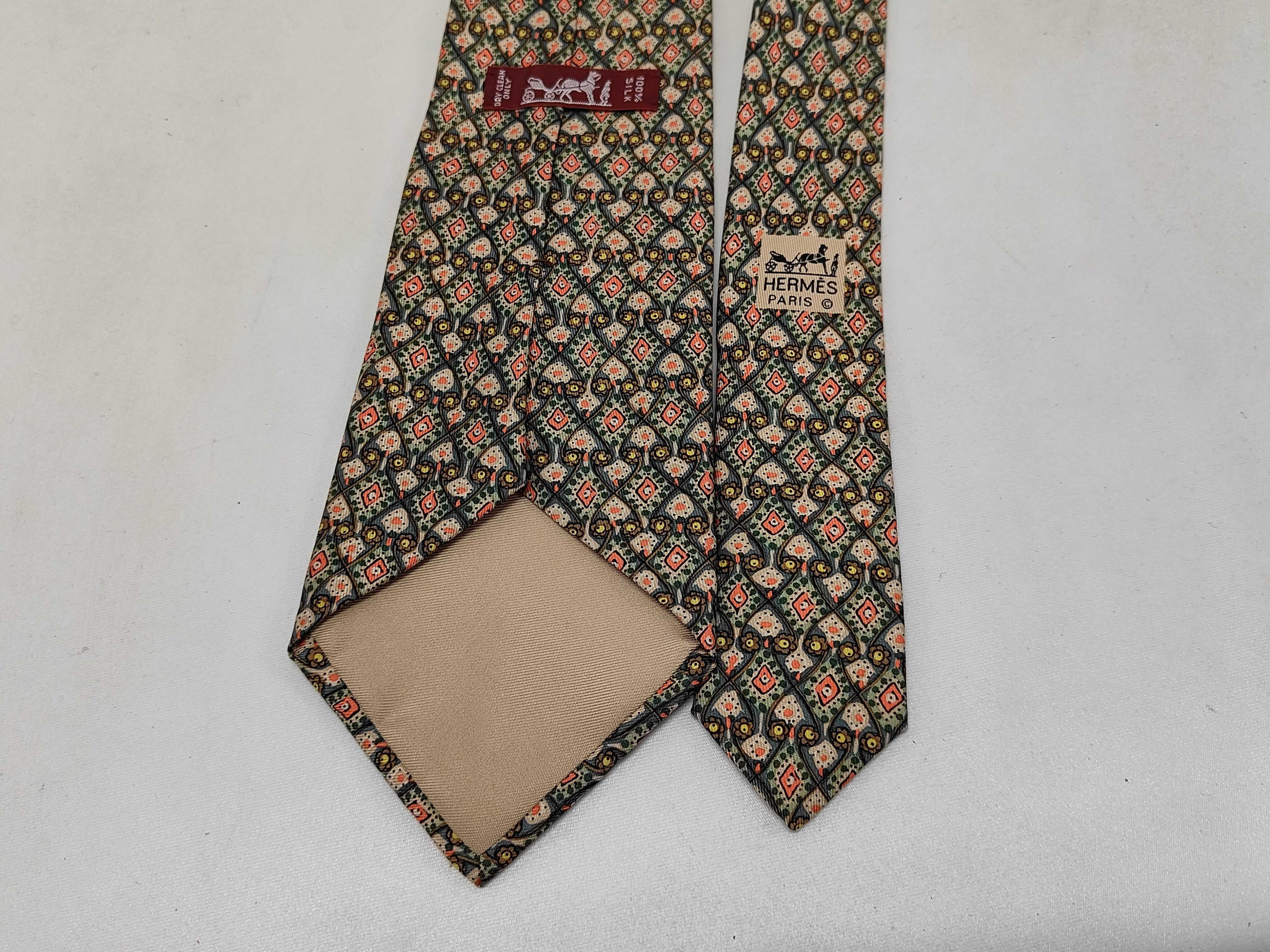 Hermes Paris 100% Silk Necktie Pattern 7586 SA
