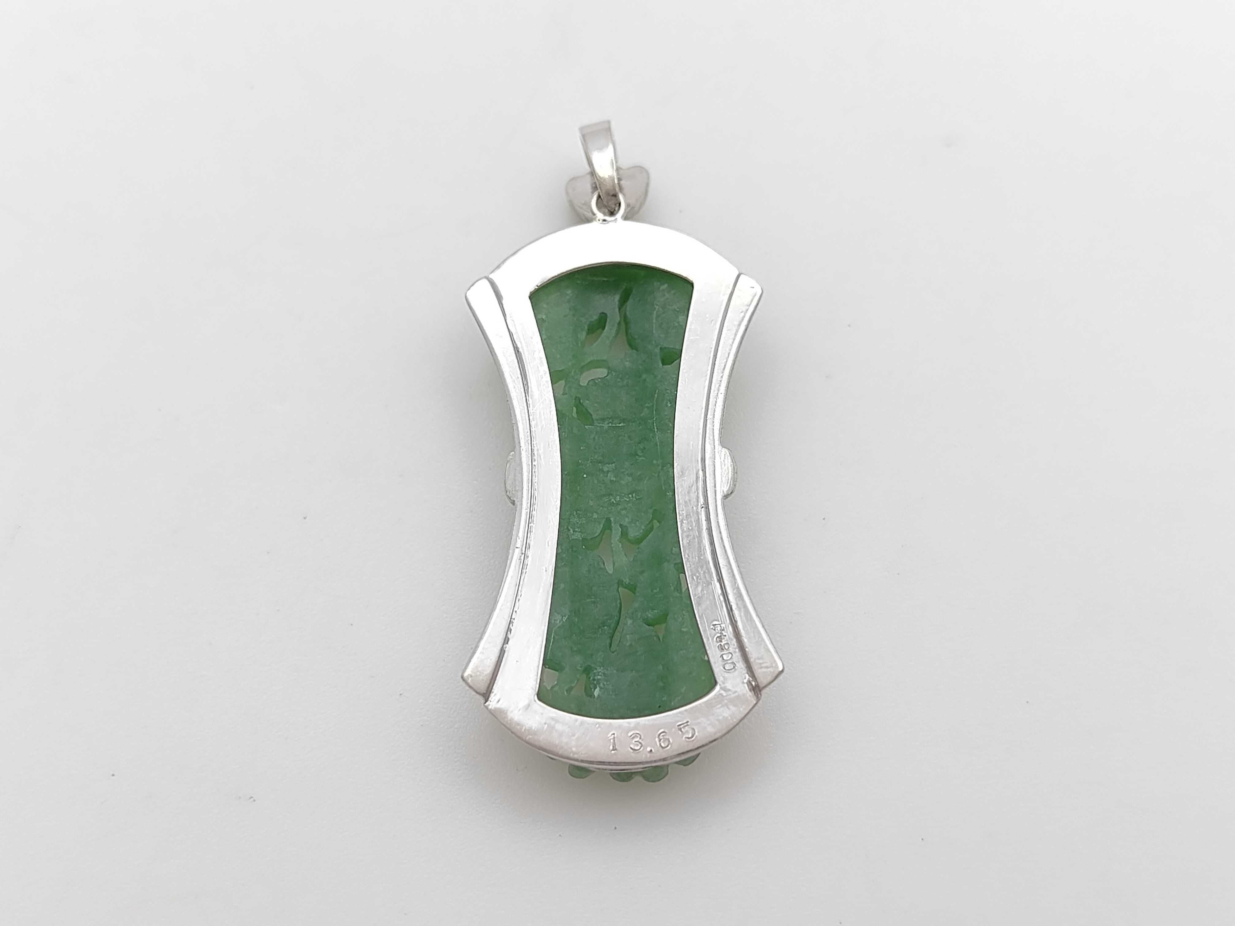 Carved Jadeite and Diamond PT900 Platinum 8.8g Pendant Top