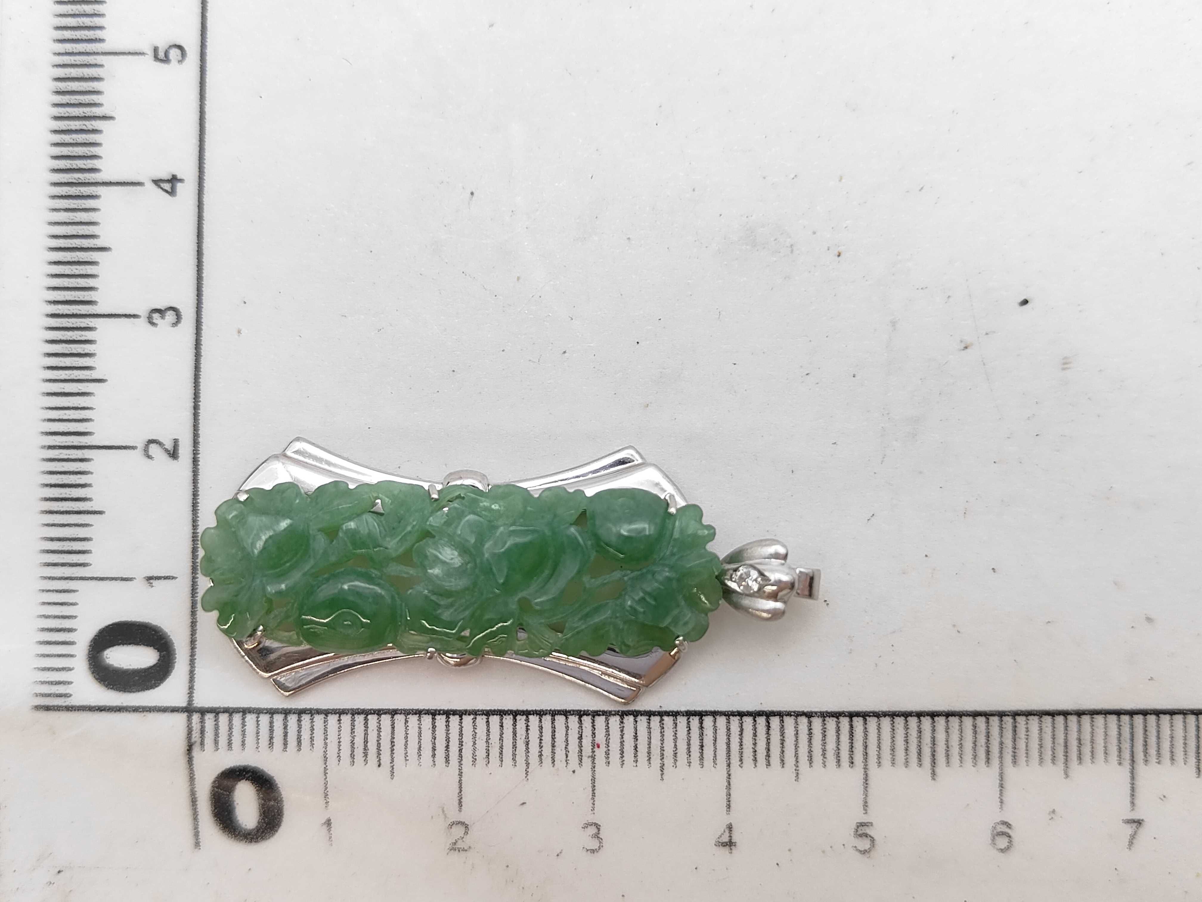Carved Jadeite and Diamond PT900 Platinum 8.8g Pendant Top