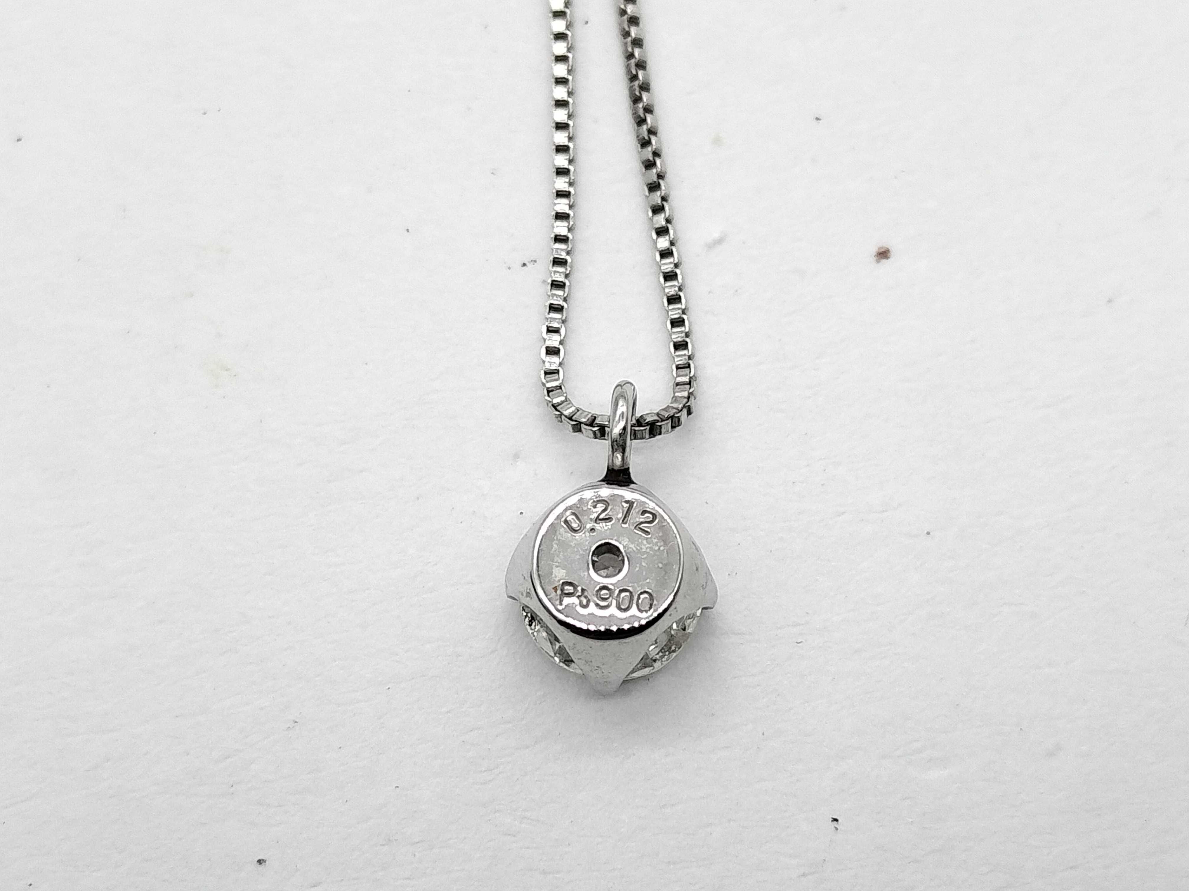Platinum and 0.212 Carat Round Brilliant-Cut Diamond Solitaire Pendant Necklace