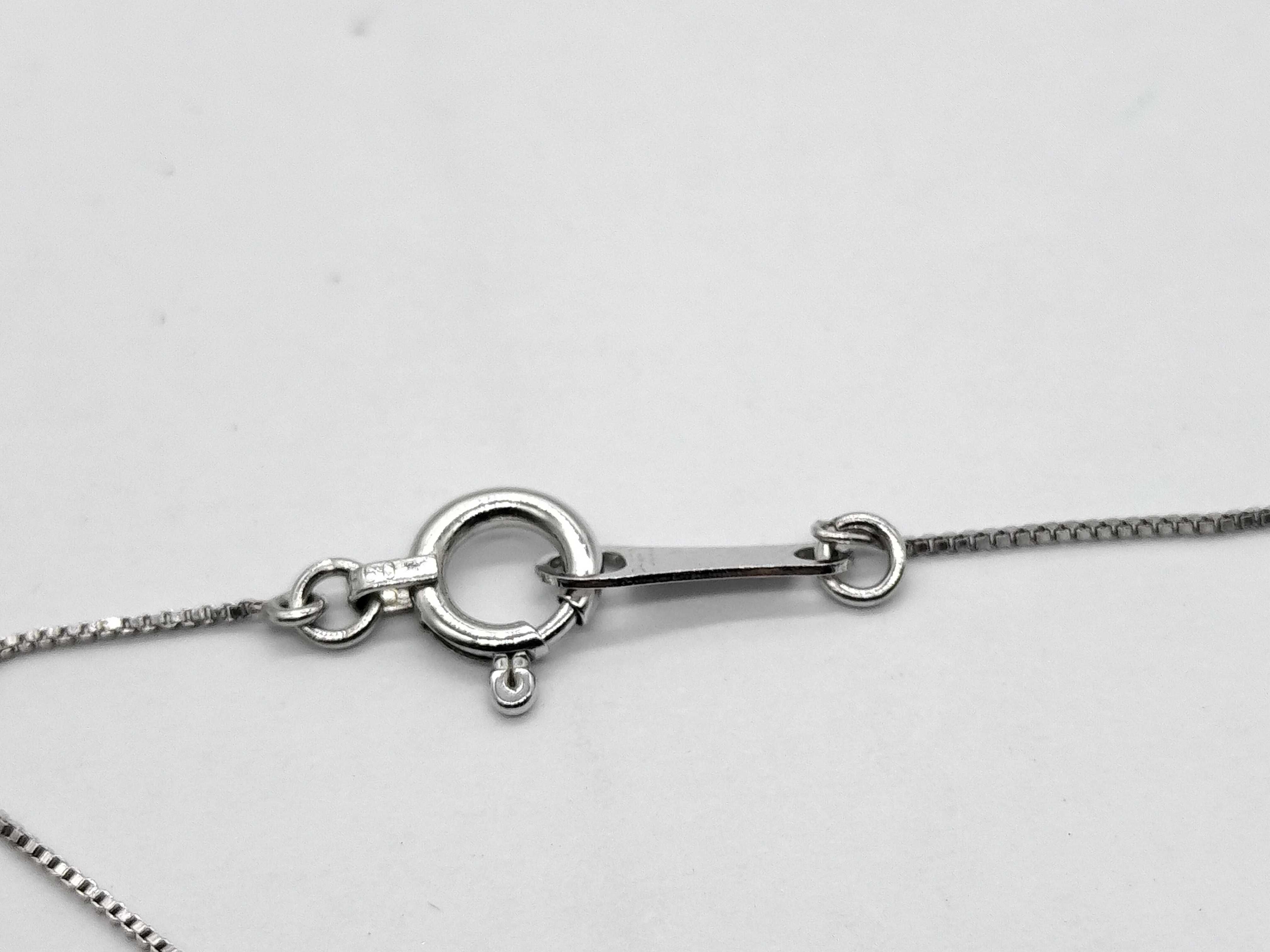 Platinum and 0.212 Carat Round Brilliant-Cut Diamond Solitaire Pendant Necklace