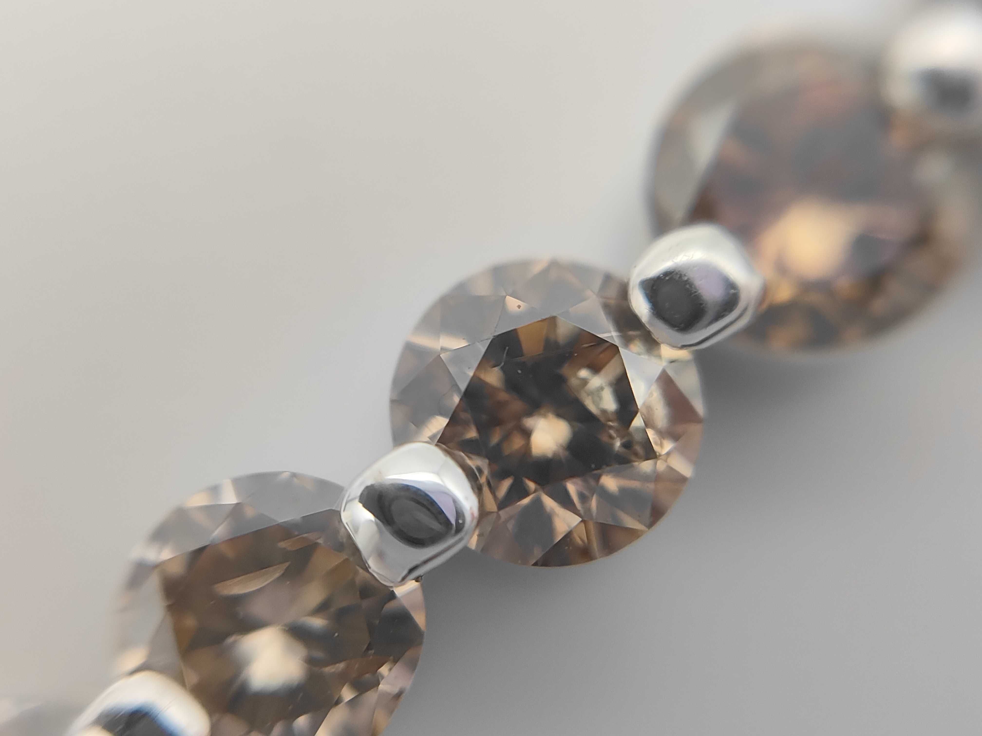 18 Karat White Gold and Graduated Brown Diamond Bar Pendant