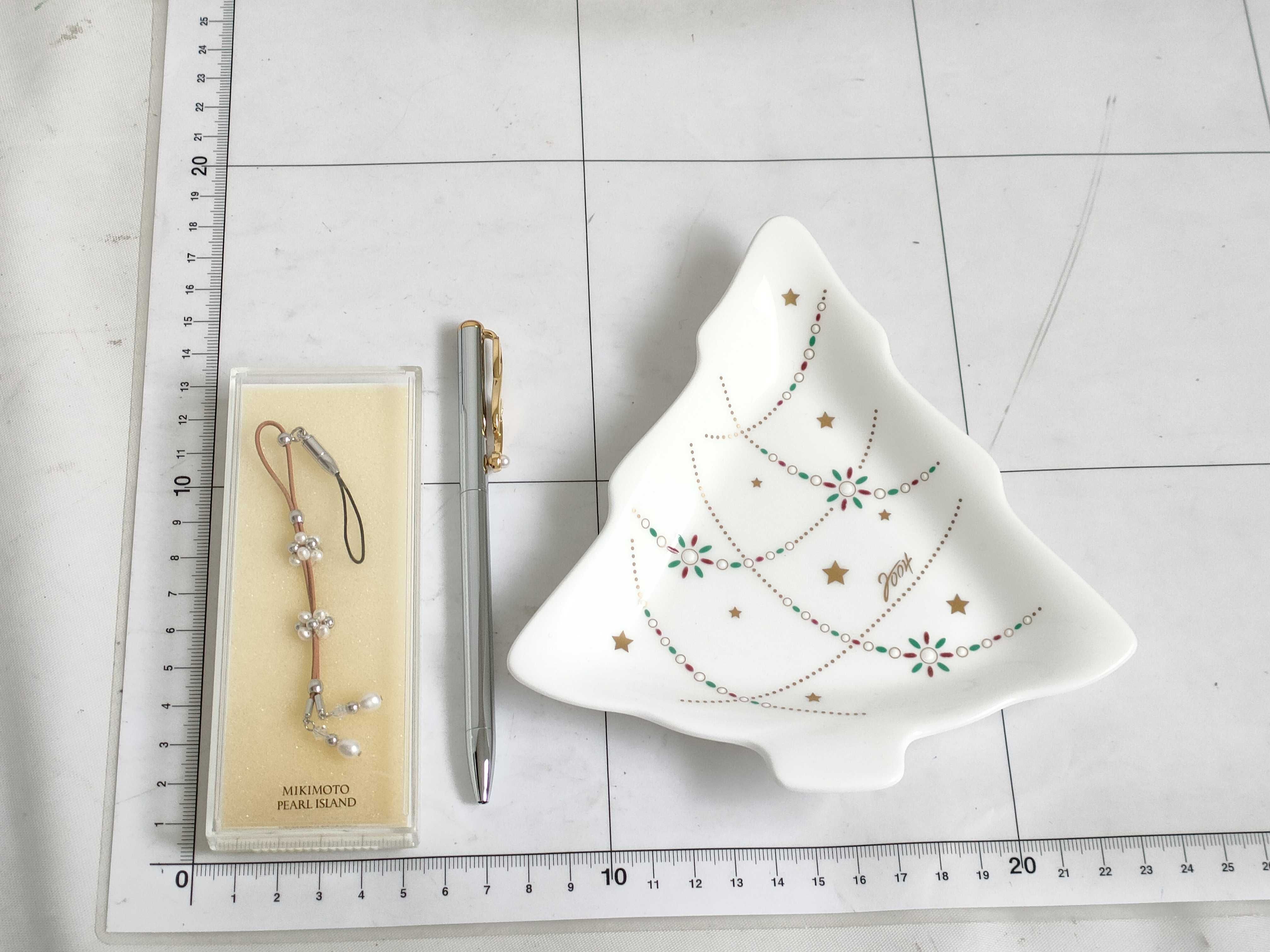 A Collection of Mikimoto International and Mikimoto Pearl Island Giftware and Stationery w/Box