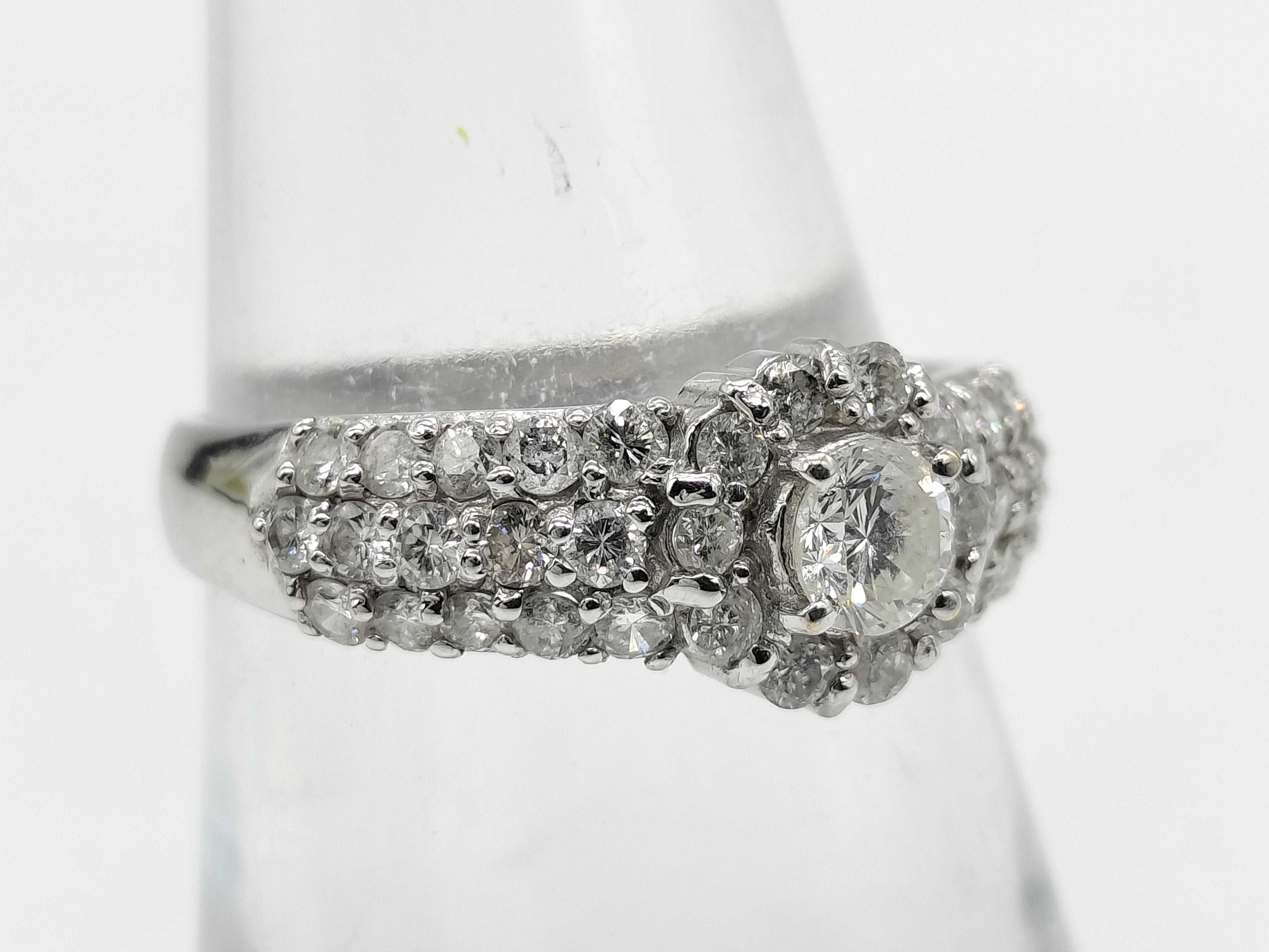 18K White Gold H-SI2-GD-FAINT 1.08ctw Diamond Halo Engagement Ring