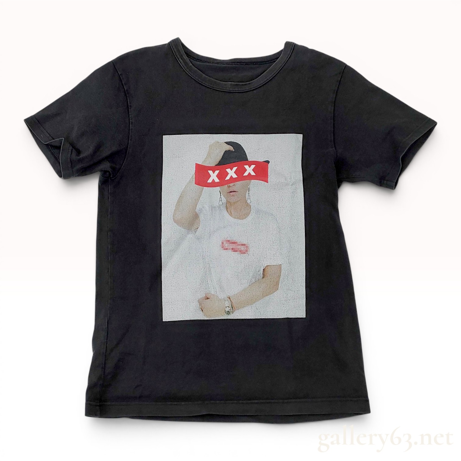God Selection XXX 4th Anniversary Graphic T-Shirt