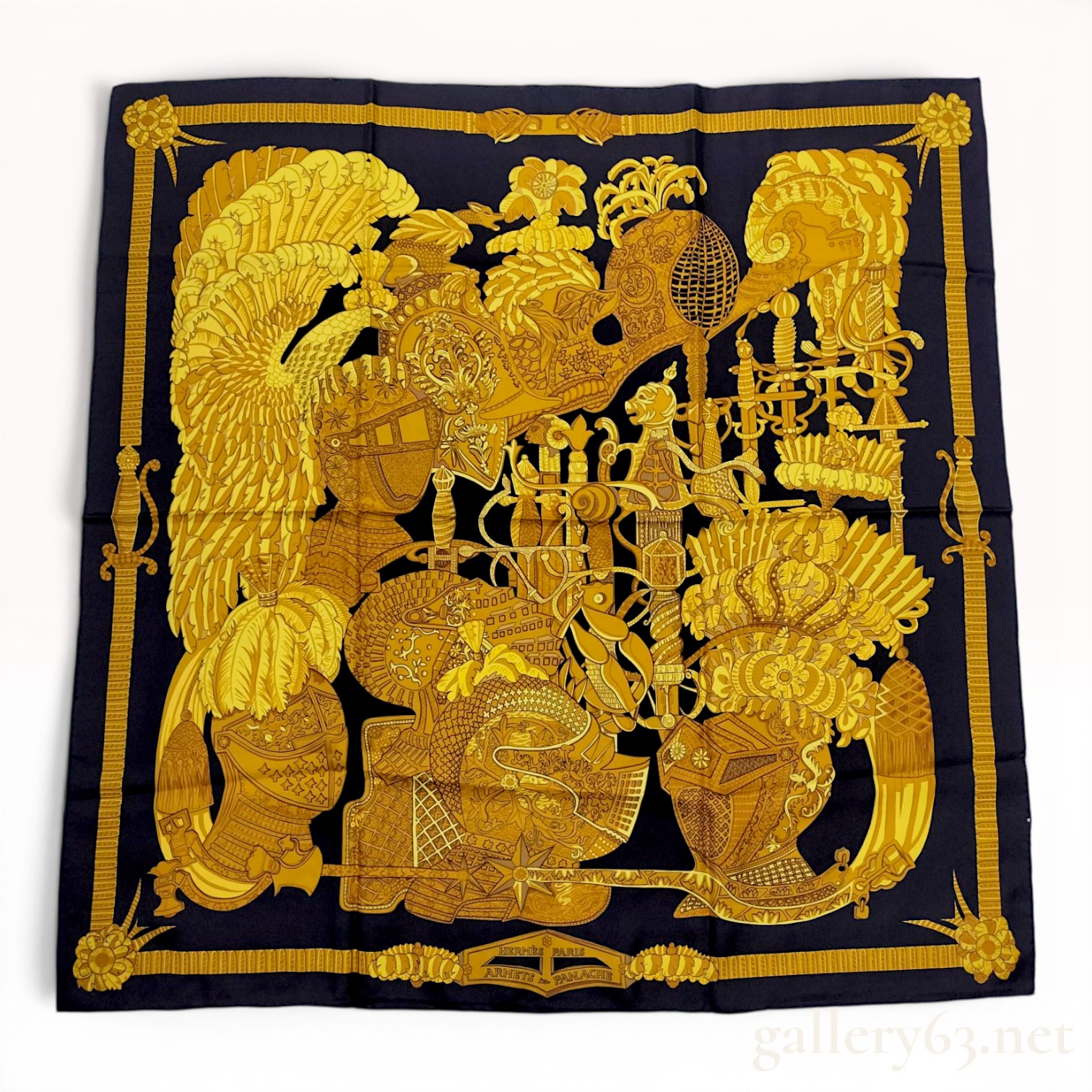 Hermes Armets en Panache Silk Scarf