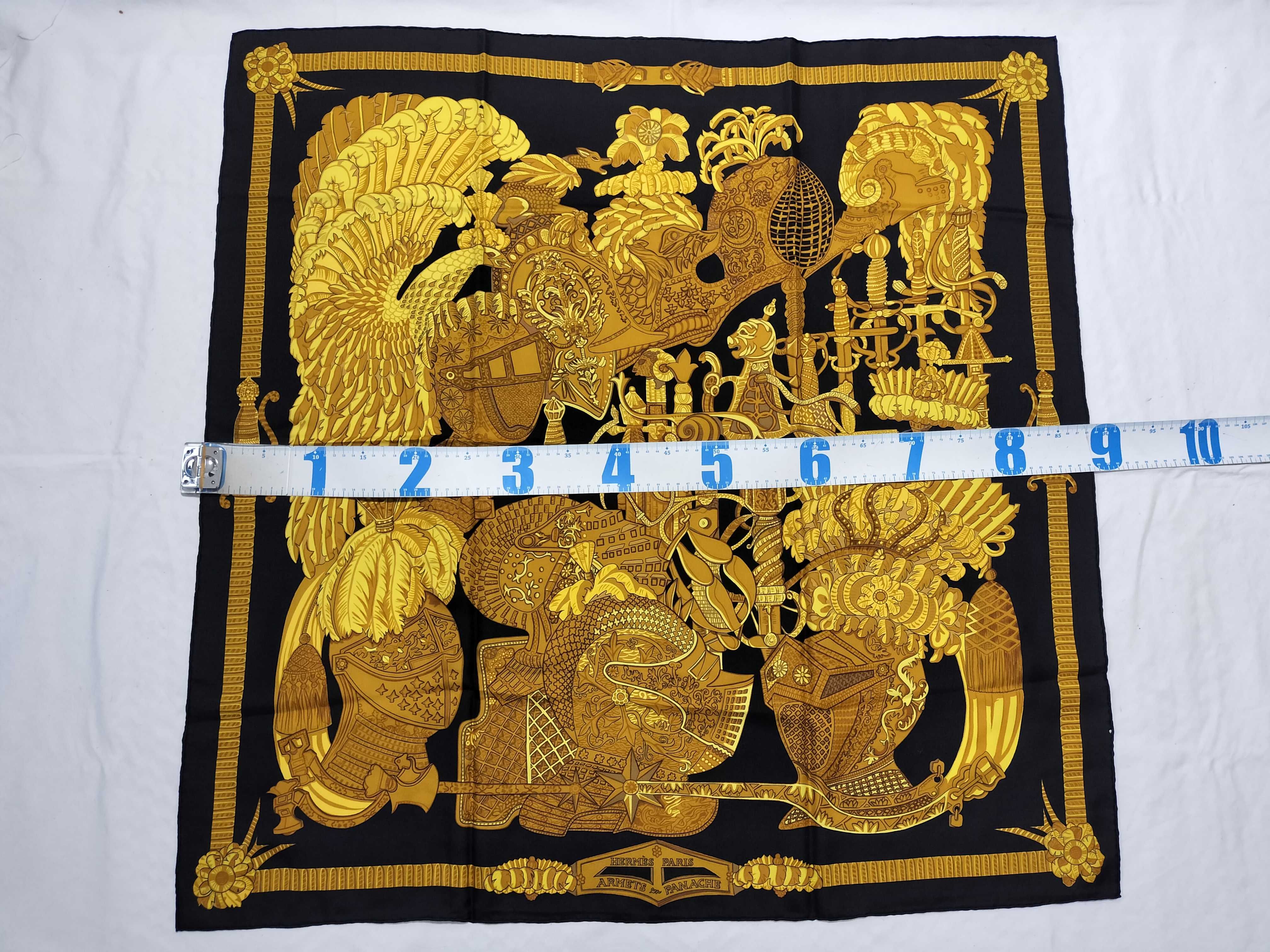 Hermes Armets en Panache Silk Scarf