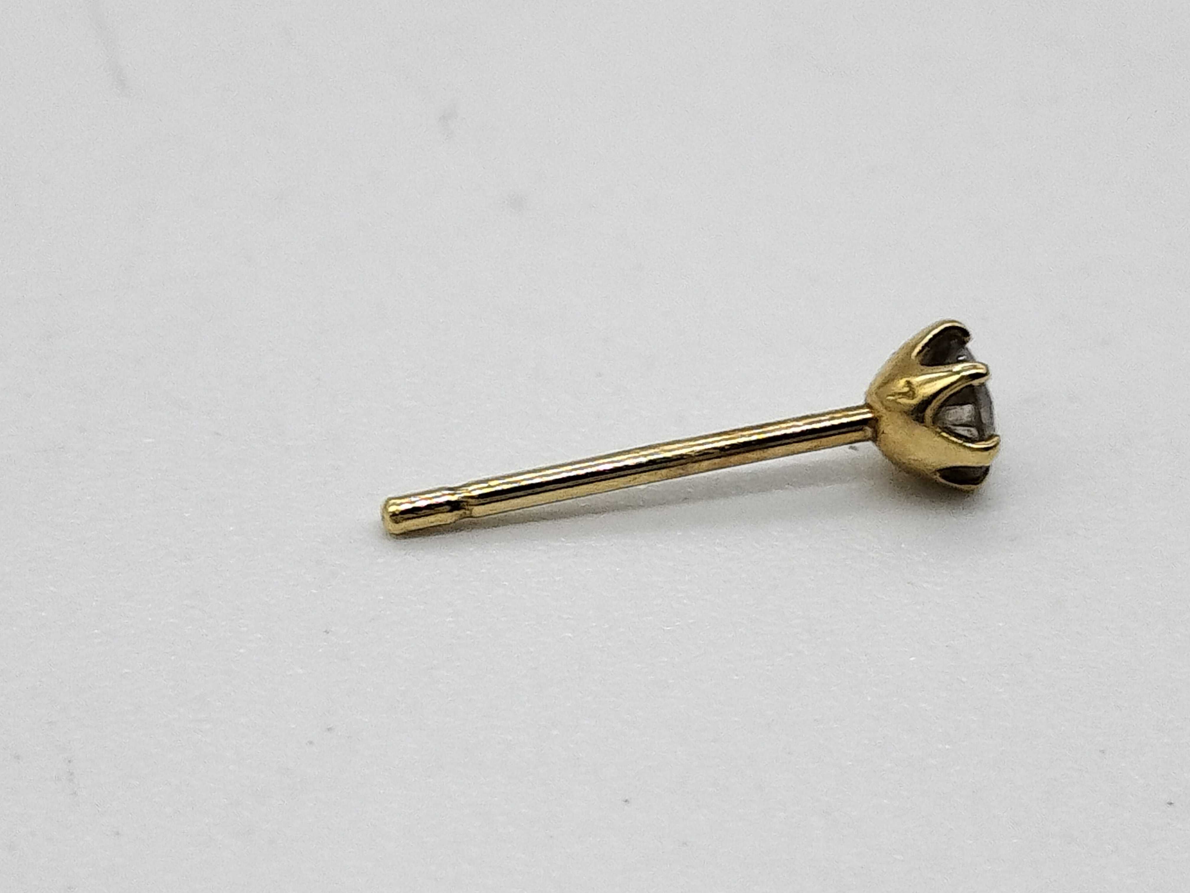 A Pair of Diamond and 18K Yellow Gold Stud Earrings