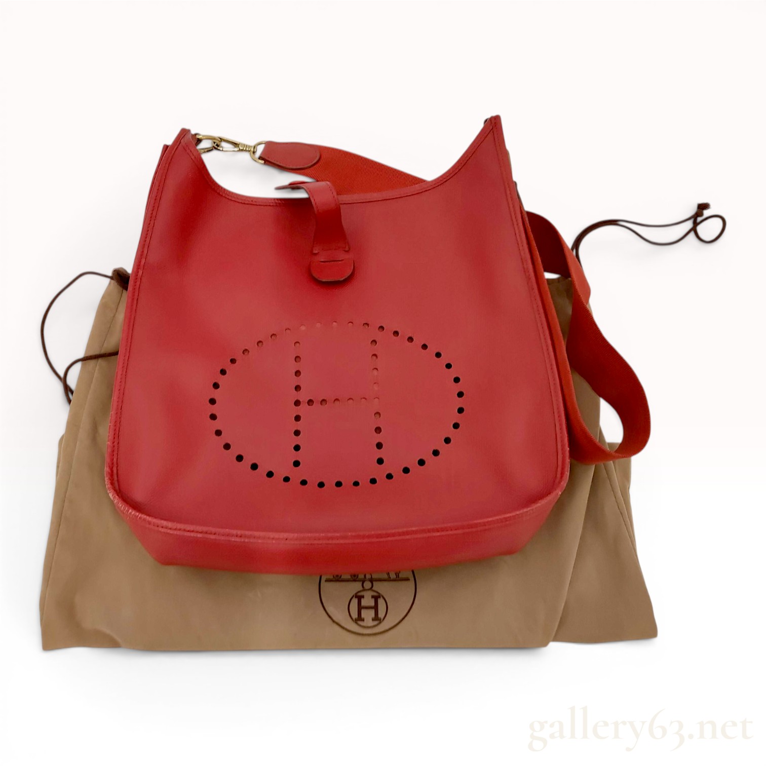 Hermes Evelyne I 29 PM Shoulder Bag in Rouge Vif Courchevel Leather
