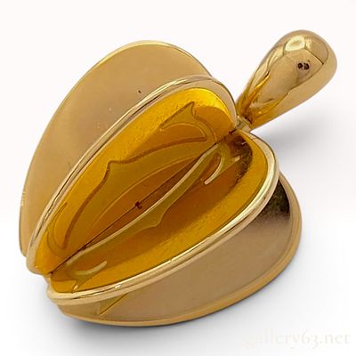 Cartier 18 Karat Yellow Gold Three-Dimensional Apple Pendant. A Cartier 18 karat yellow gold 