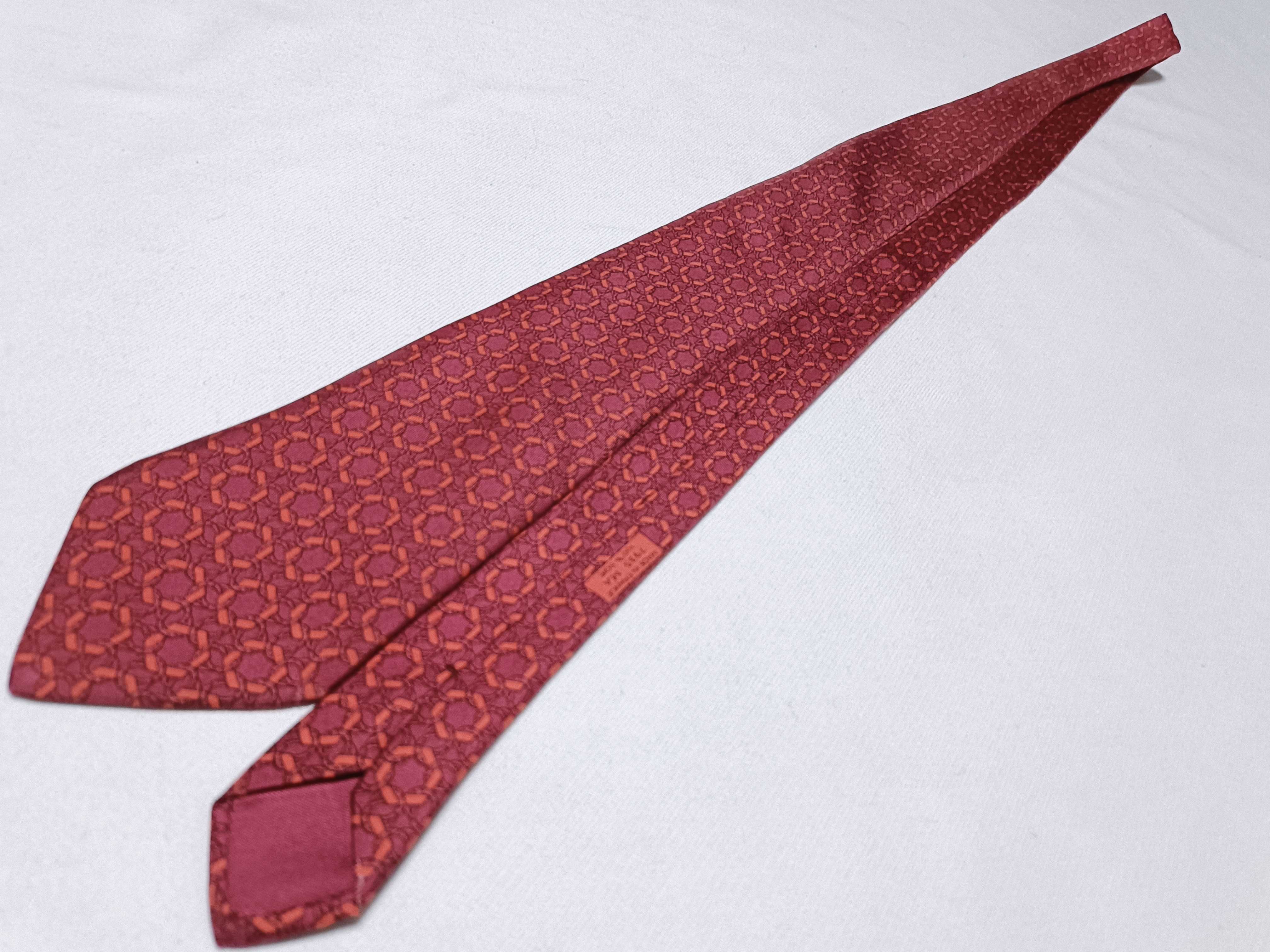 Hermes Burgundy and Orange Geometric Interlocking Link Pattern Silk Tie