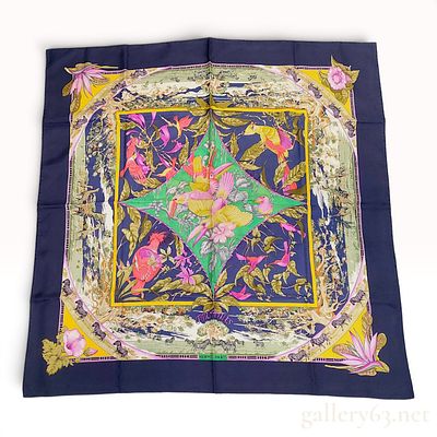 Hermes Silk Twill 90cm Scarf in Tropiques Pattern. This Hermes silk twill scarf features the 