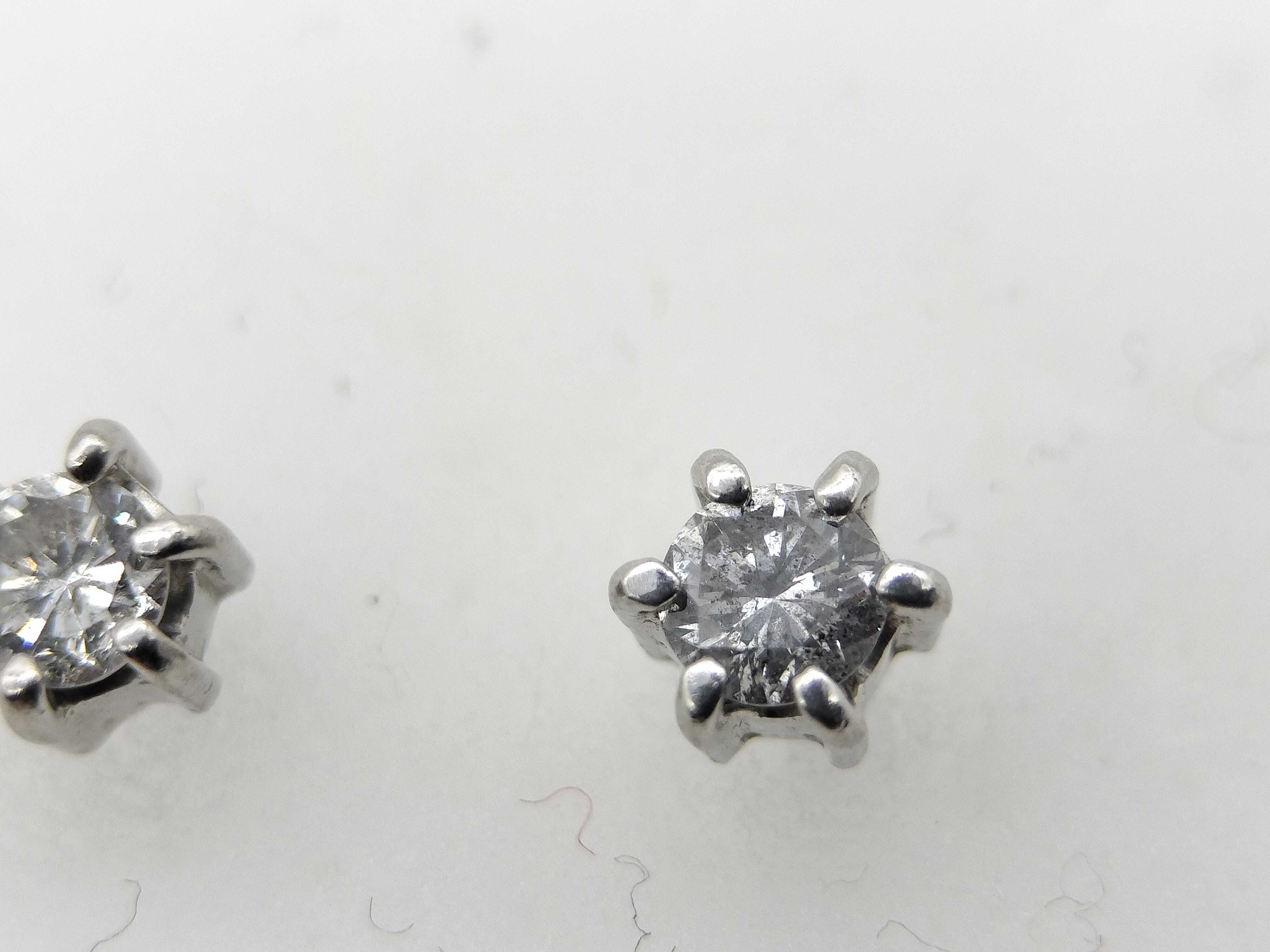 A Pair of Pt900 Platinum and Diamond Stud Earrings