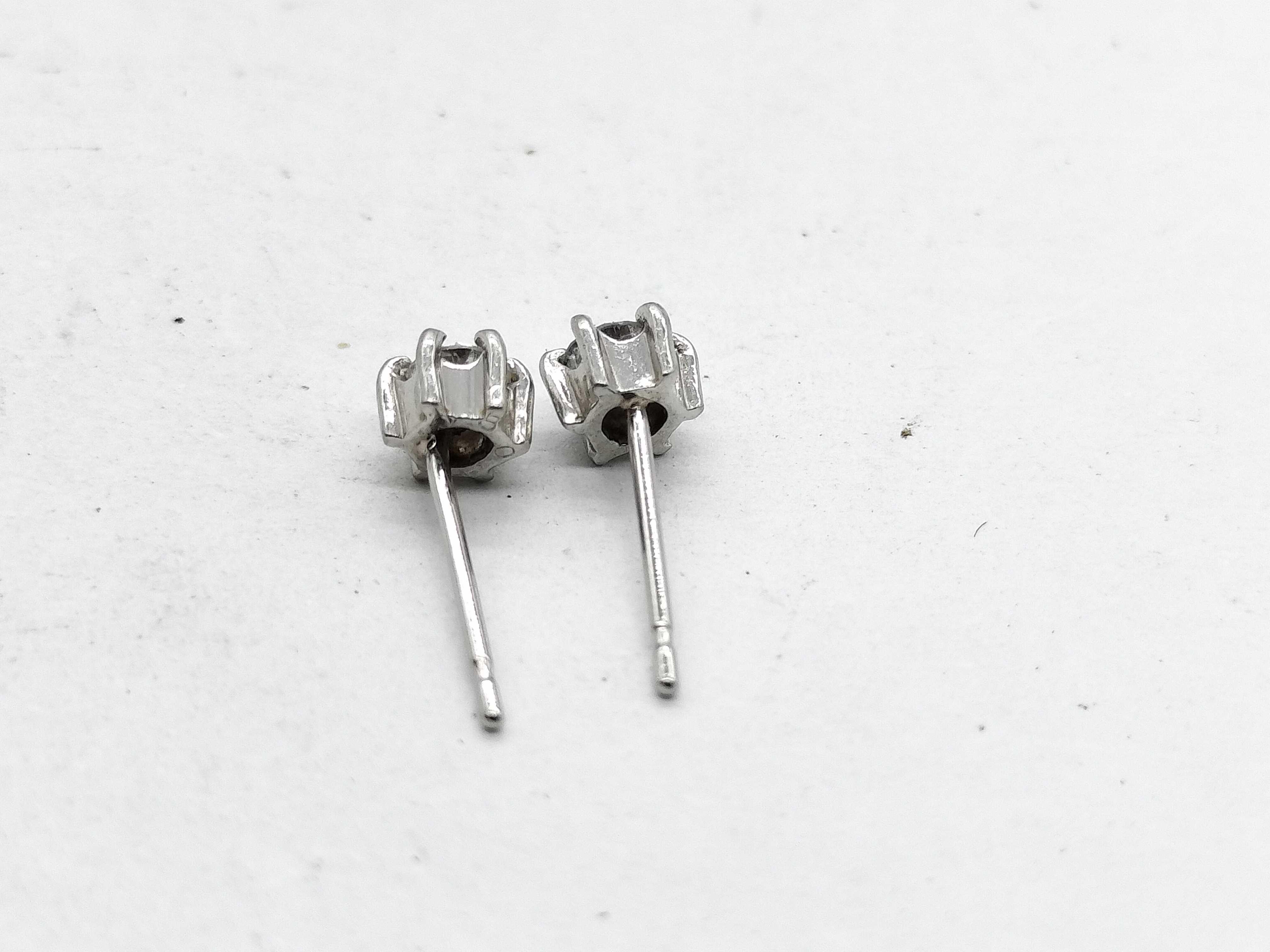 A Pair of Pt900 Platinum and Diamond Stud Earrings