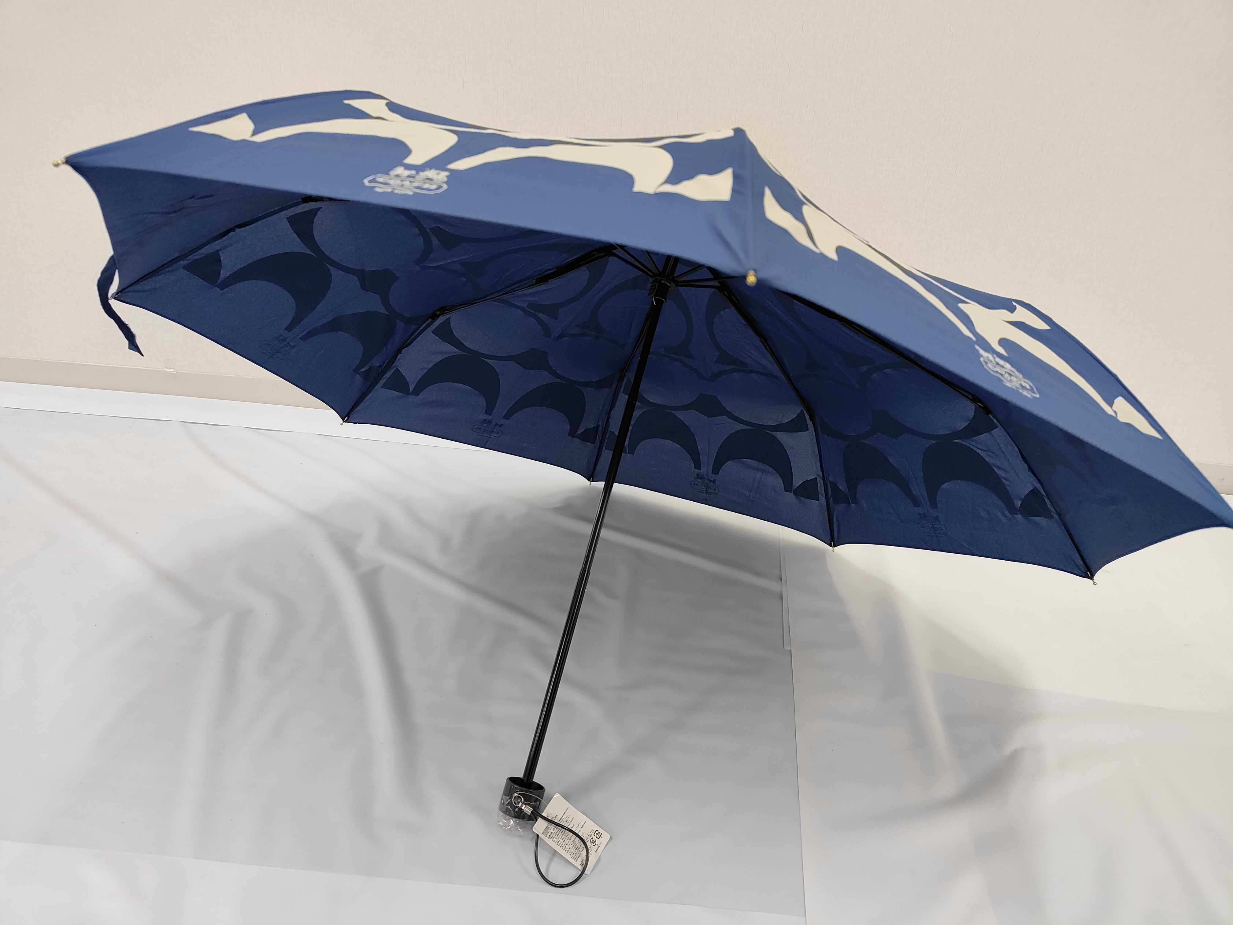Coach Signature C Monogram Folding Umbrella in Navy and Cream