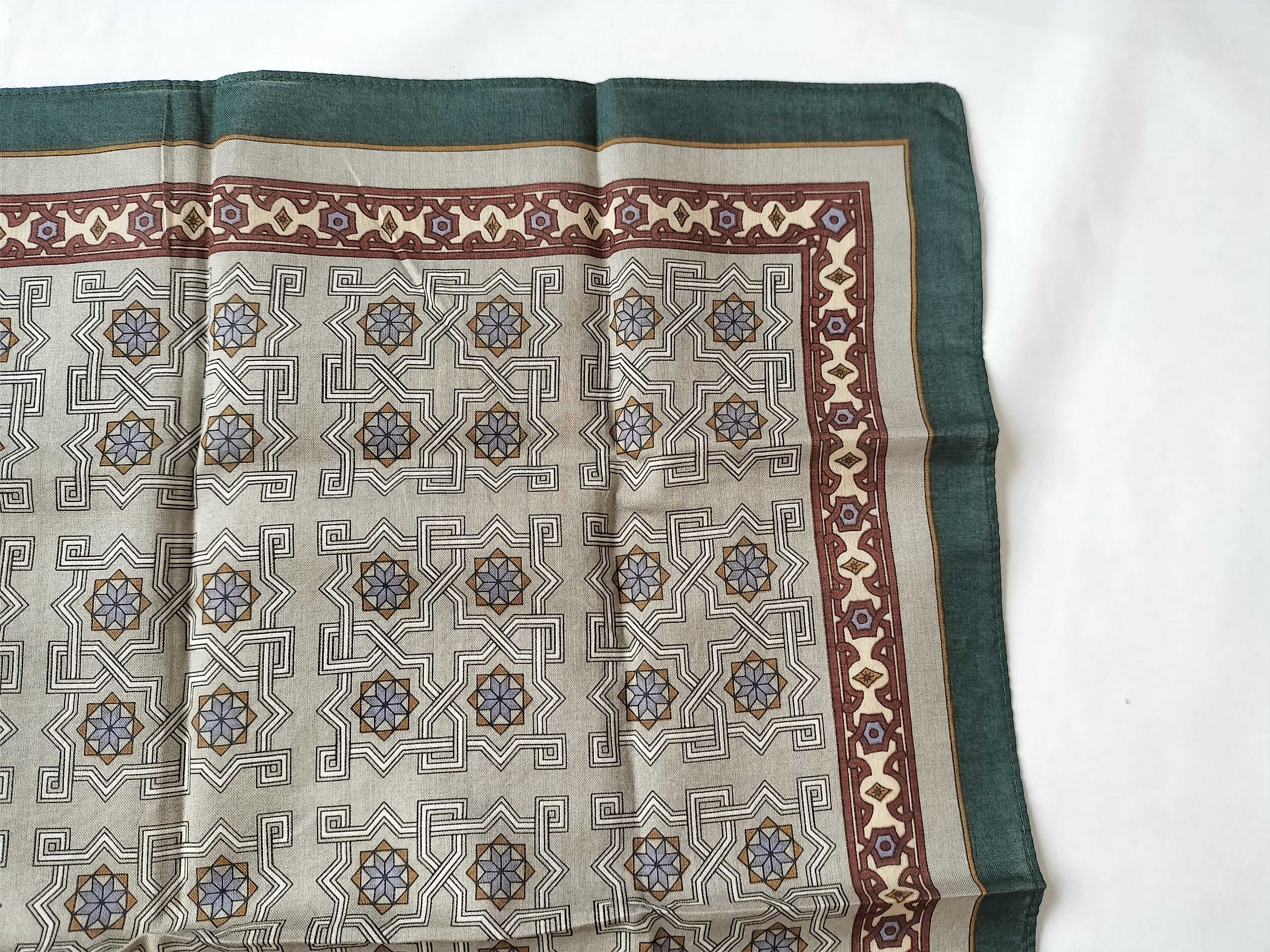 Paolo Gucci Geometric Pattern Cotton or Silk Blend Pocket Square