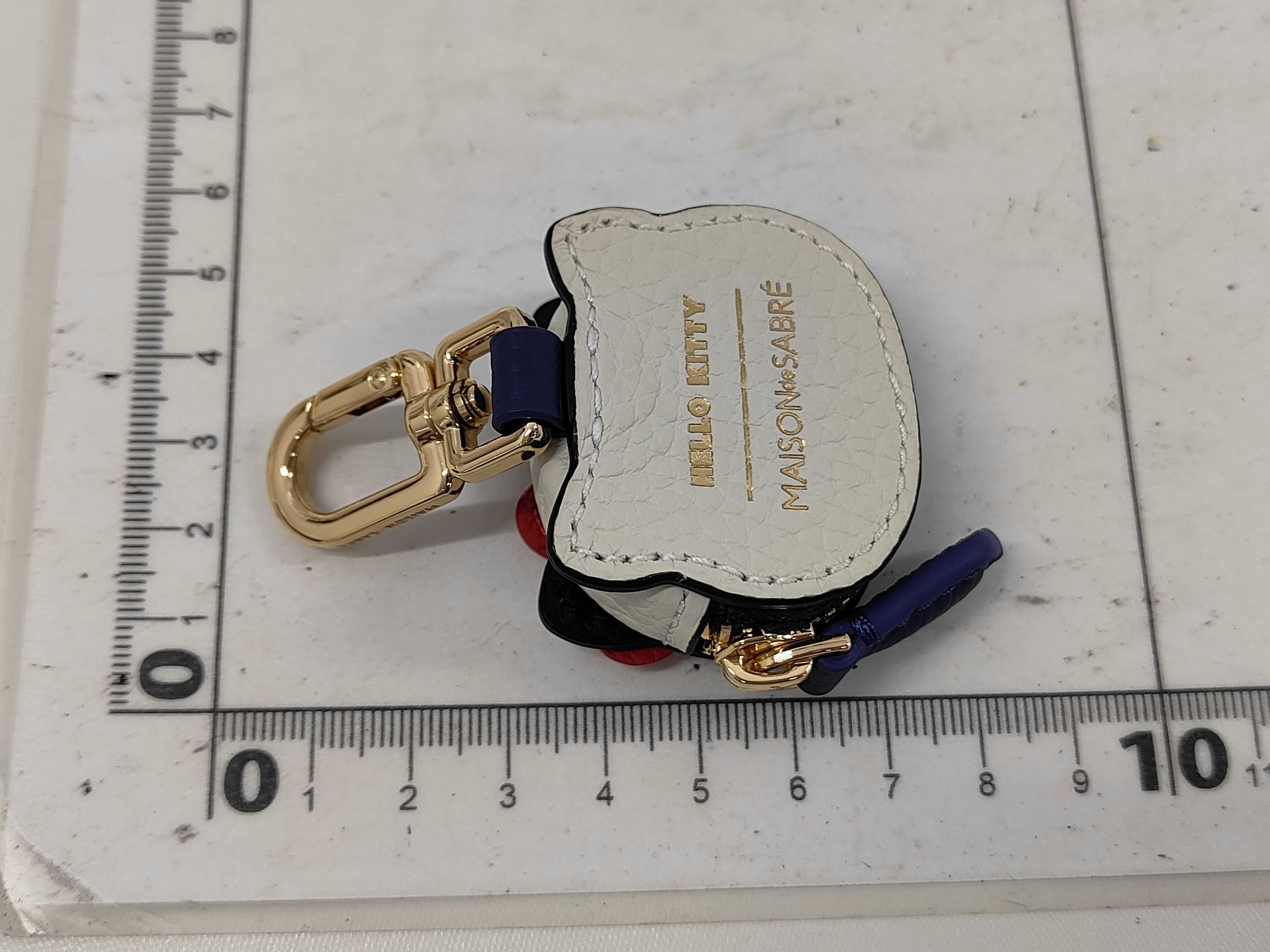 MAISON de SABRE The SABREMOJI Hello Kitty Nano Bag Charm