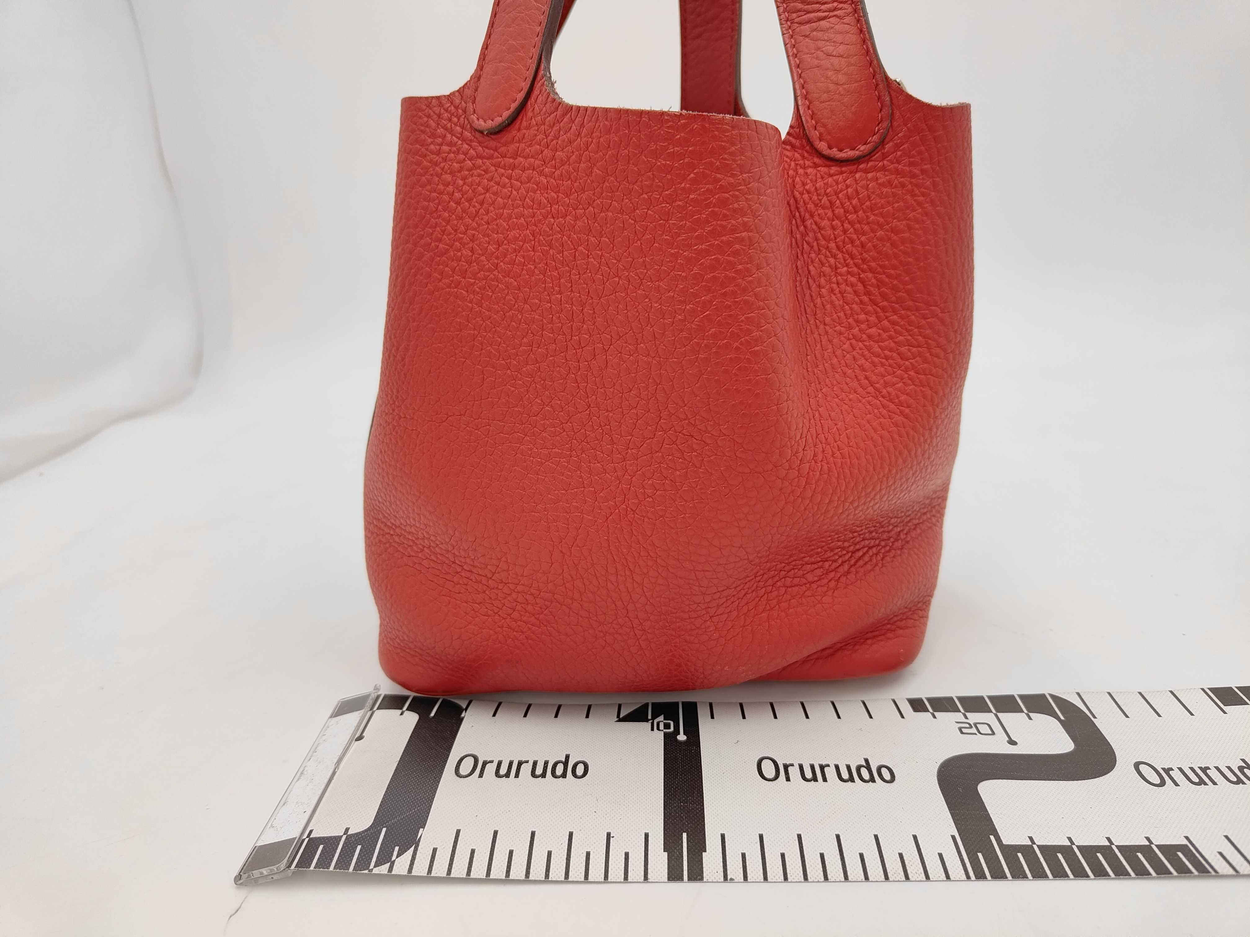 Hermes Picotin Lock 18 Clemence Leather Handbag in Red