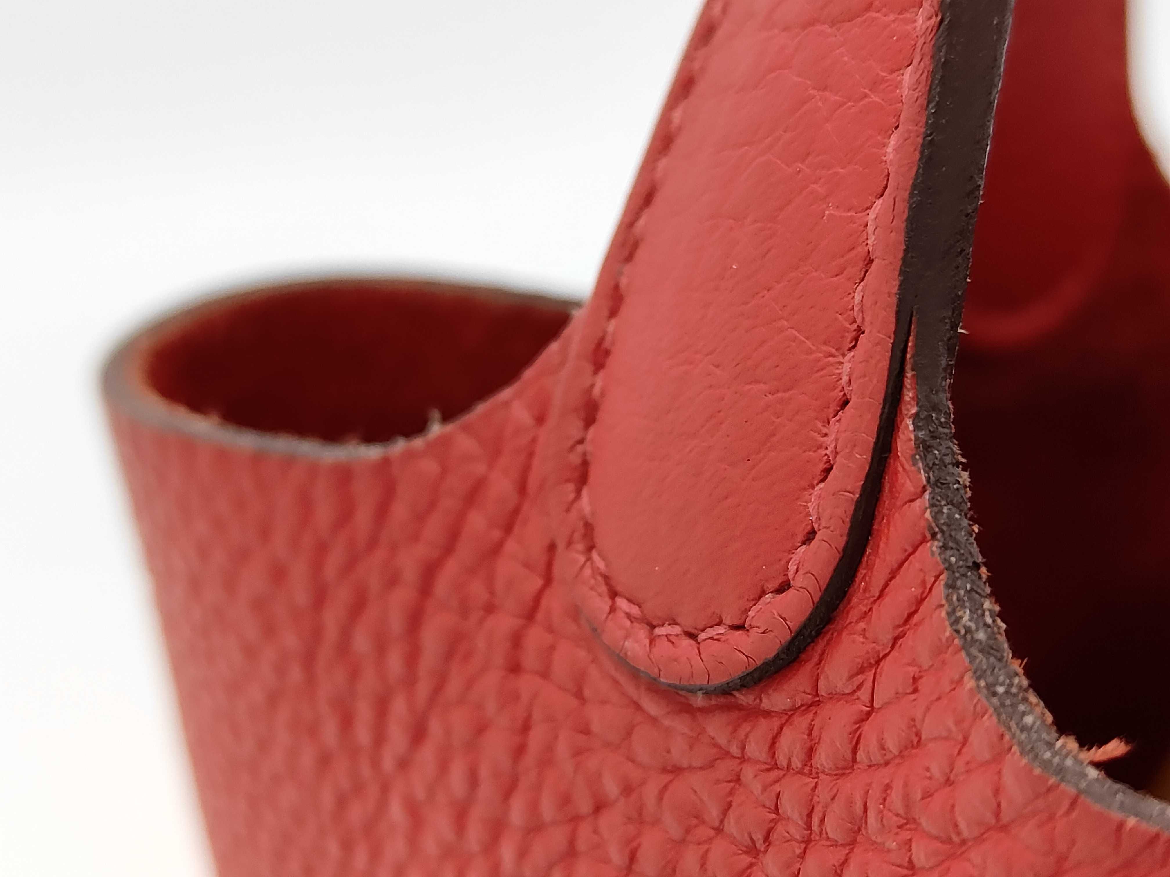 Hermes Picotin Lock 18 Clemence Leather Handbag in Red