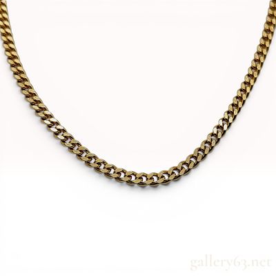 18 Karat Gold Curb Link Chain Necklace. This necklace is constructed of 18 karat gold curb links 