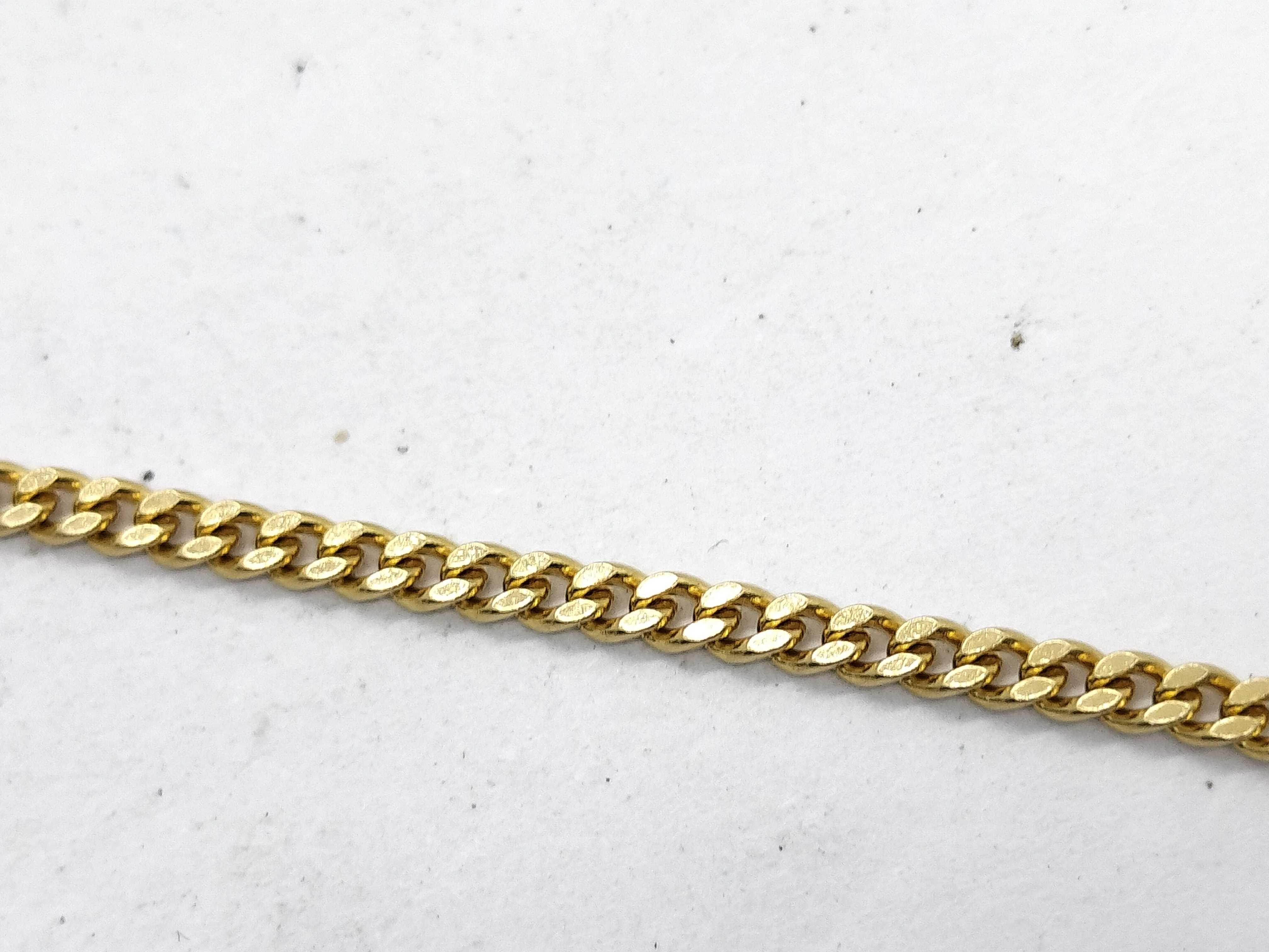18 Karat Gold Curb Link Chain Necklace
