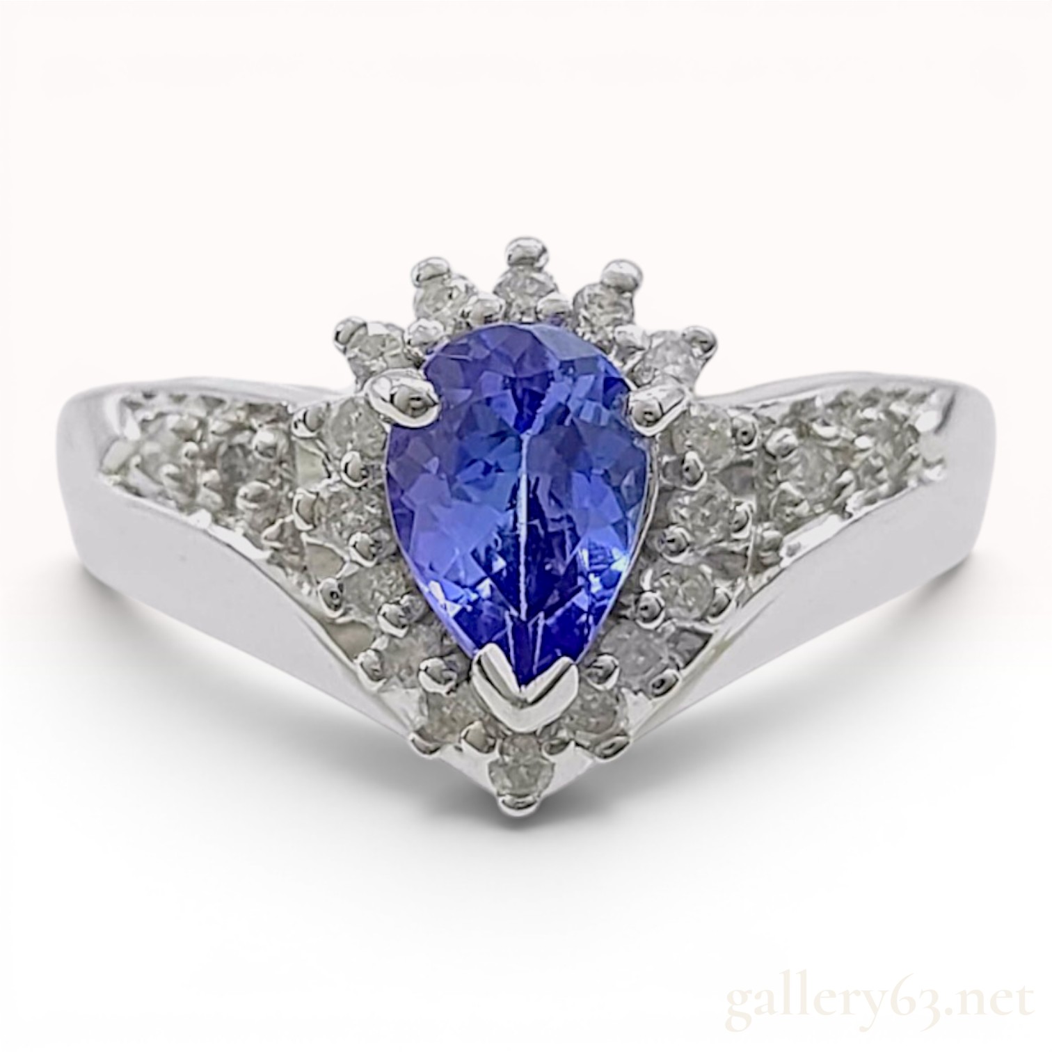 Tanzanite and Diamond 14 Karat White Gold Ring