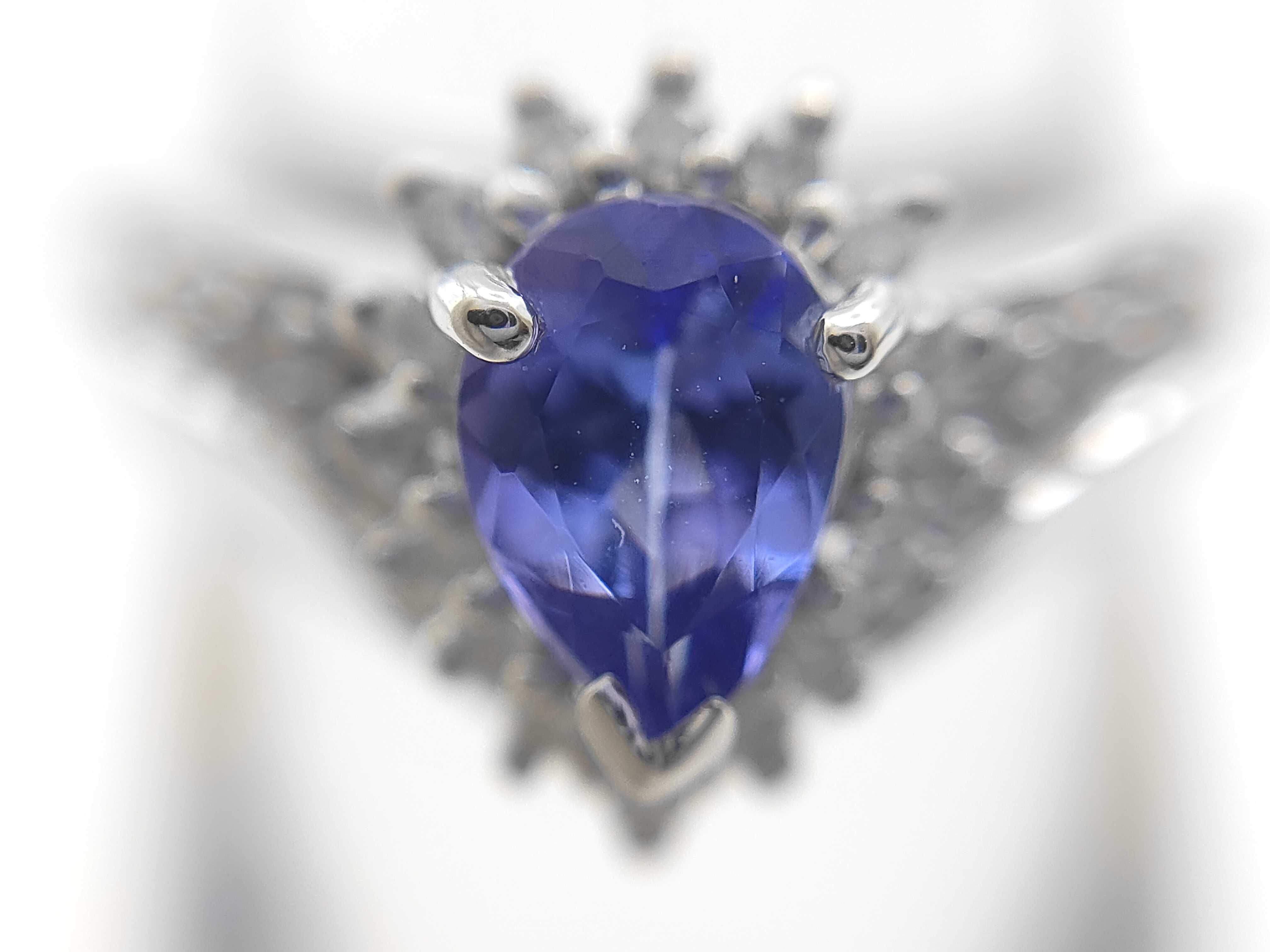 Tanzanite and Diamond 14 Karat White Gold Ring
