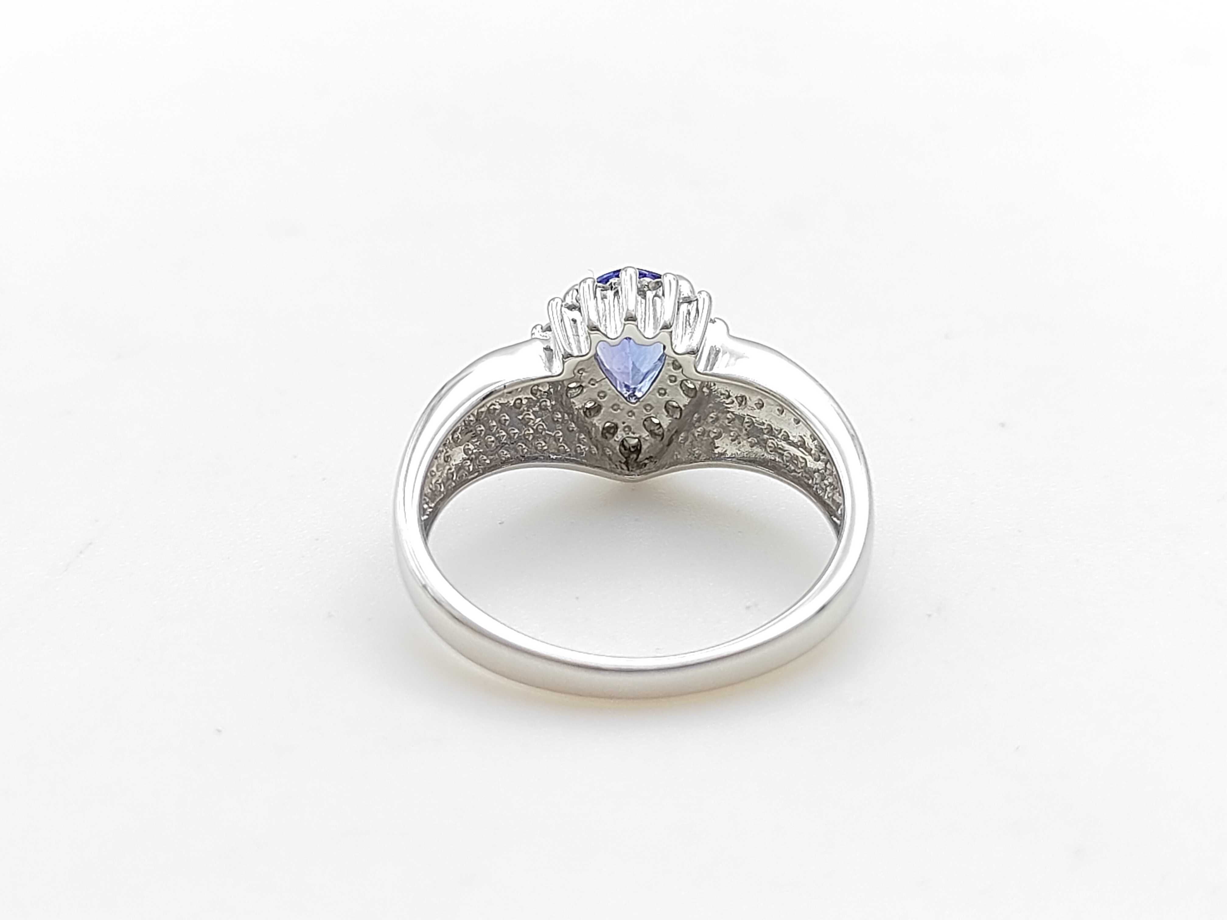 Tanzanite and Diamond 14 Karat White Gold Ring