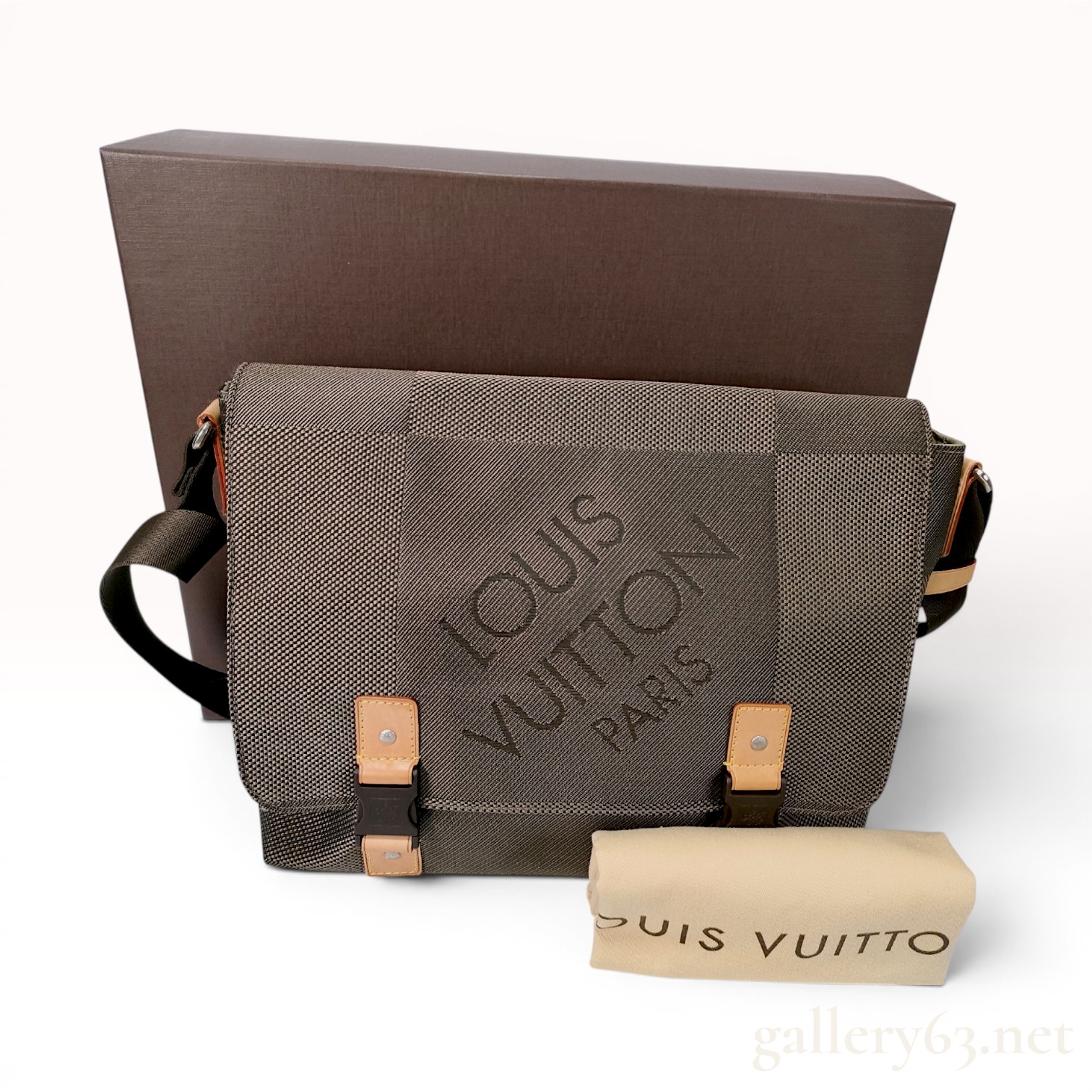 Louis Vuitton Damier Geant Loup Messenger Bag in Earth Tone Woven Fabric