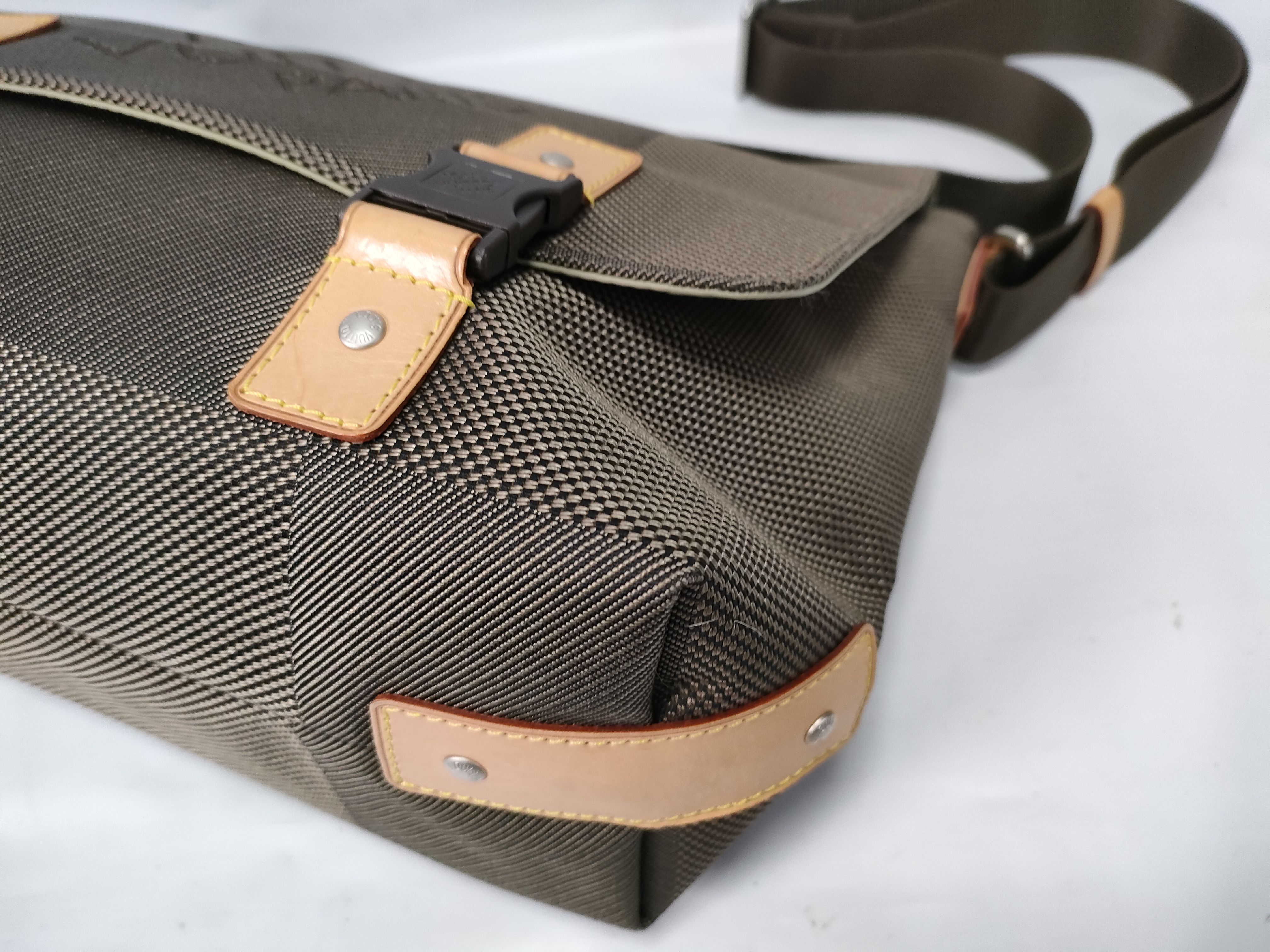 Louis Vuitton Damier Geant Loup Messenger Bag in Earth Tone Woven Fabric
