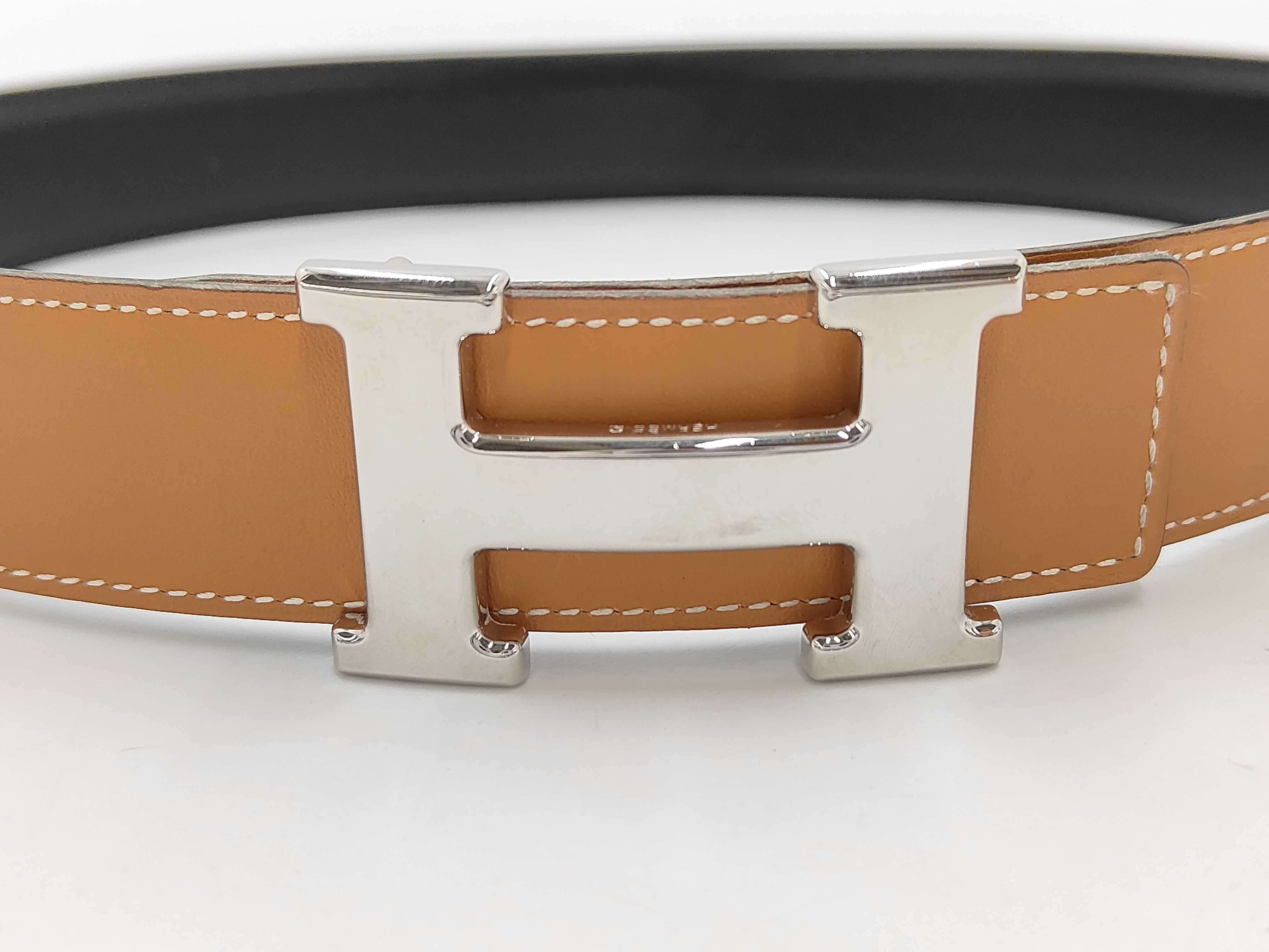 An Hermes Constance Reversible Leather Belt with H Buckle and box