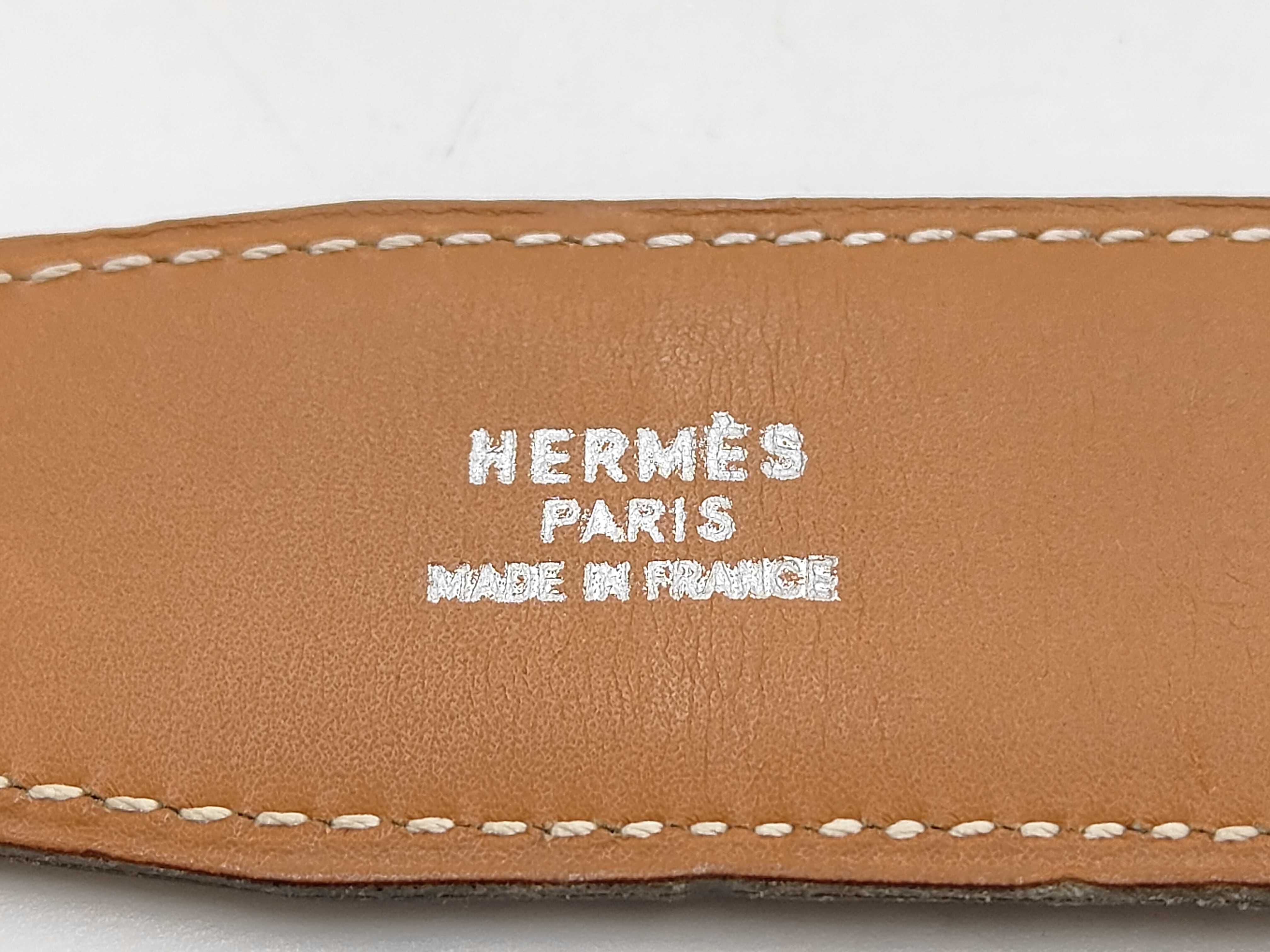 An Hermes Constance Reversible Leather Belt with H Buckle and box