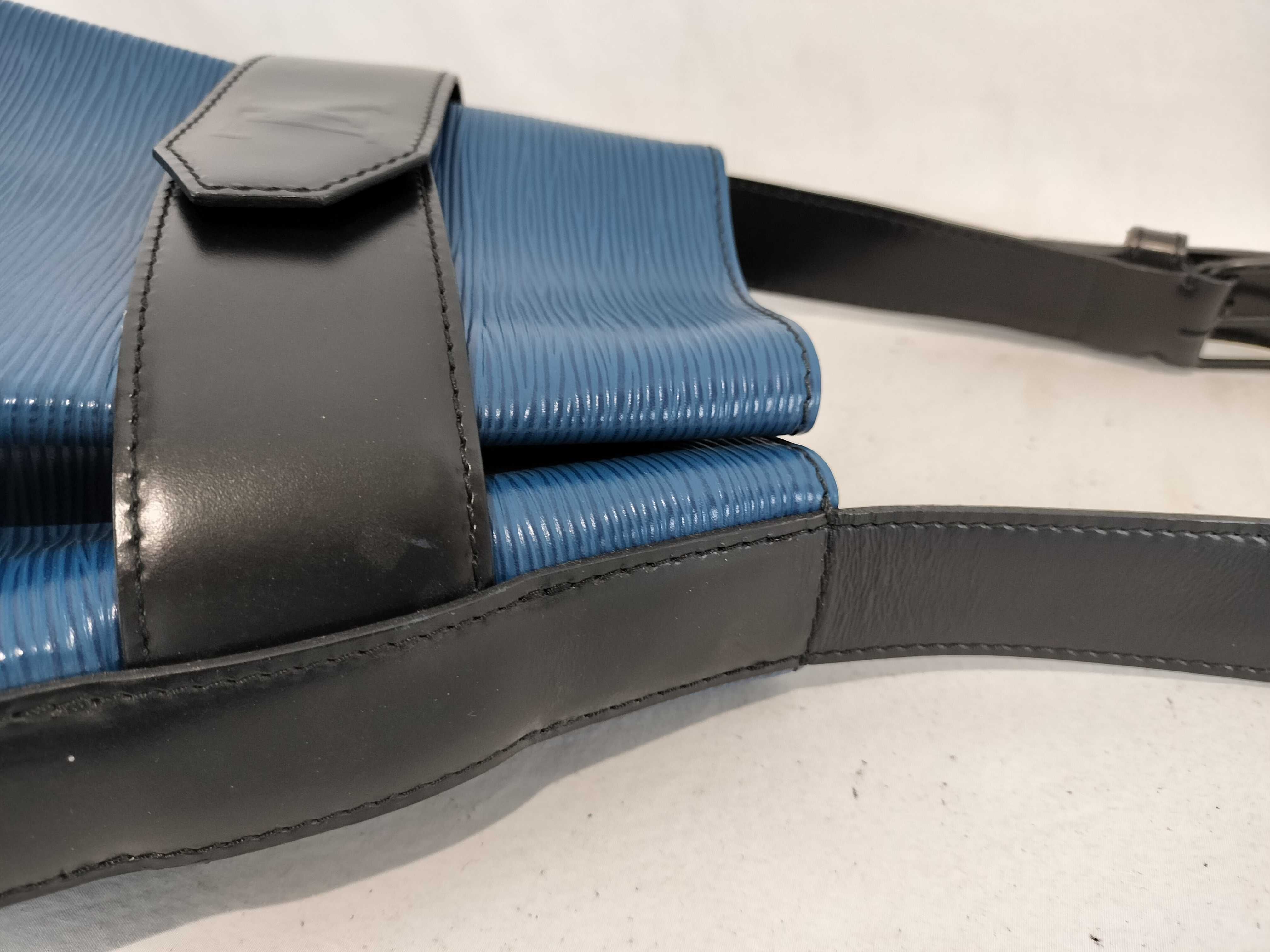 Louis Vuitton Blue Epi Leather Sac d'Epaule Shoulder Bag