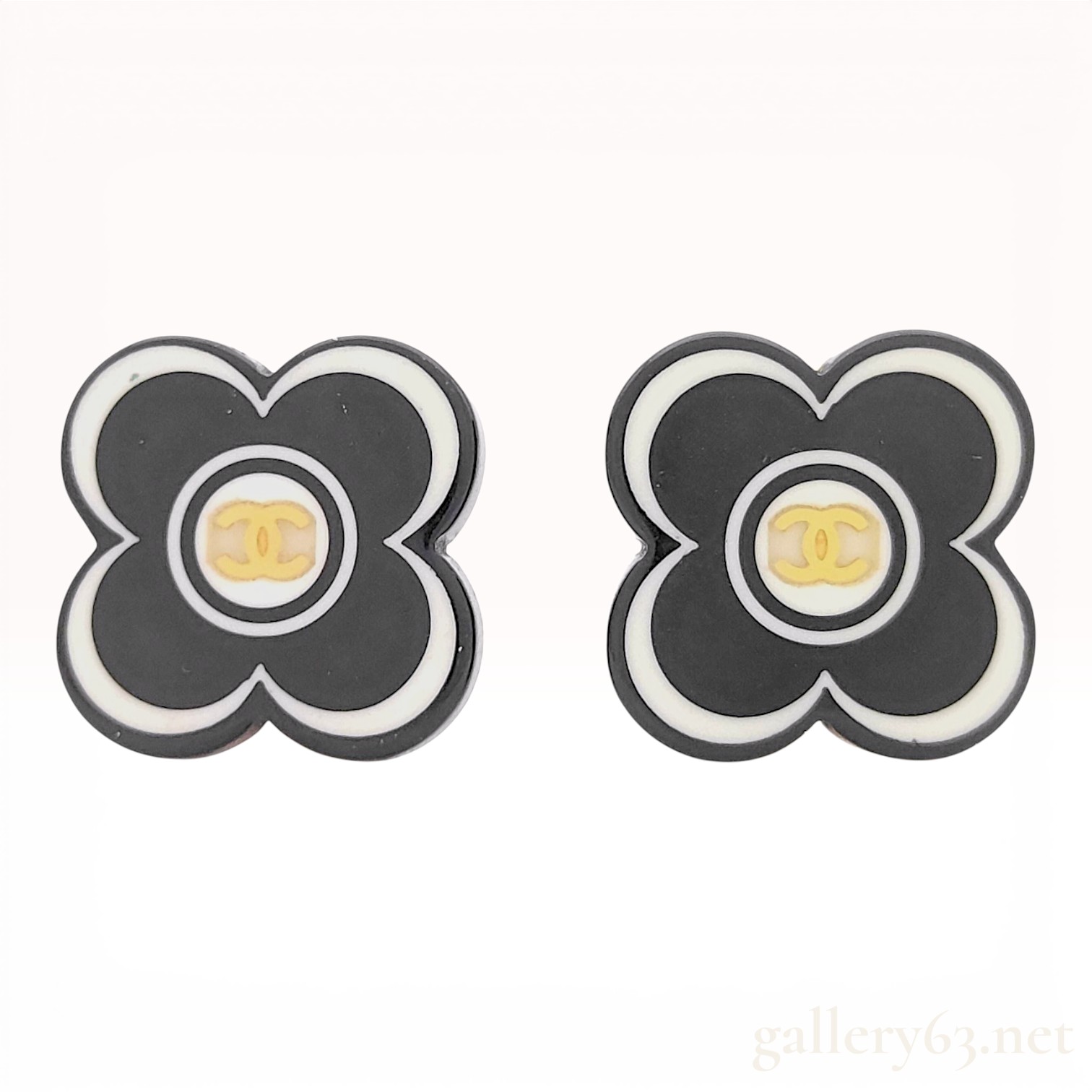 A Pair of Chanel Spring 2002 Resin Flower Clip-On Earrings
