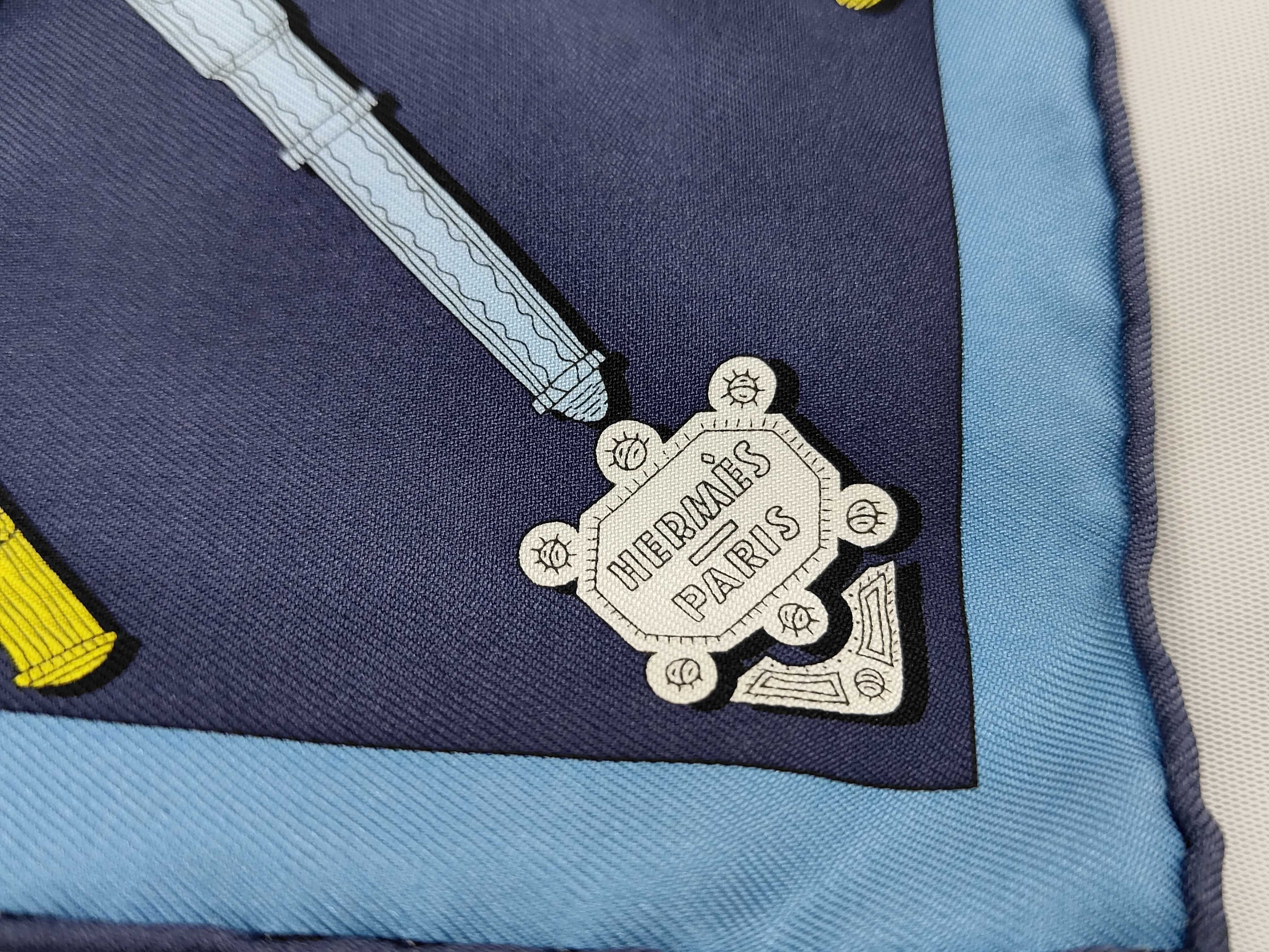 Hermes Merveilleuses Lanternes Silk Twill Gavroche Scarf