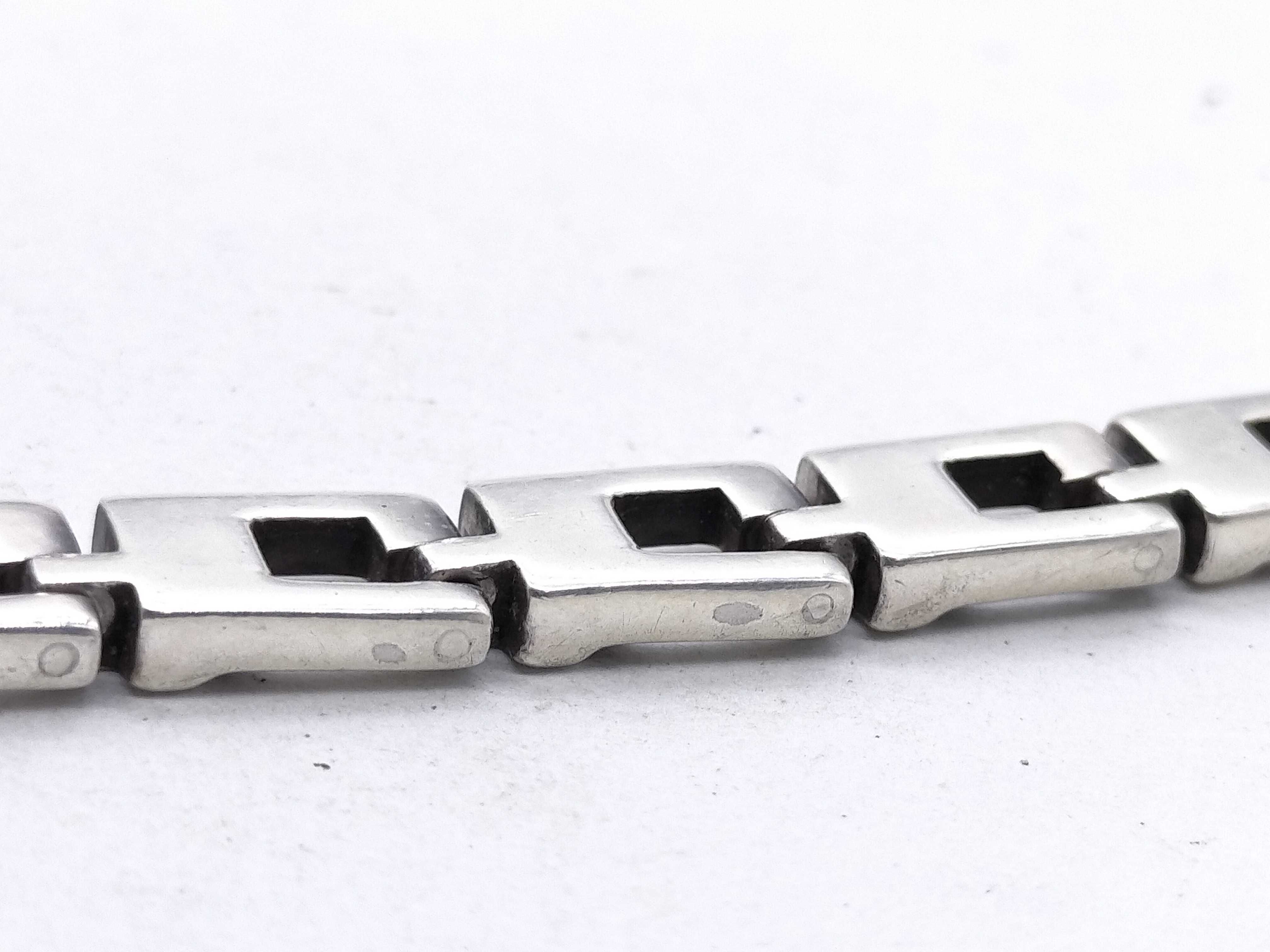 Gucci Sterling Silver Stylized G Link Bracelet
