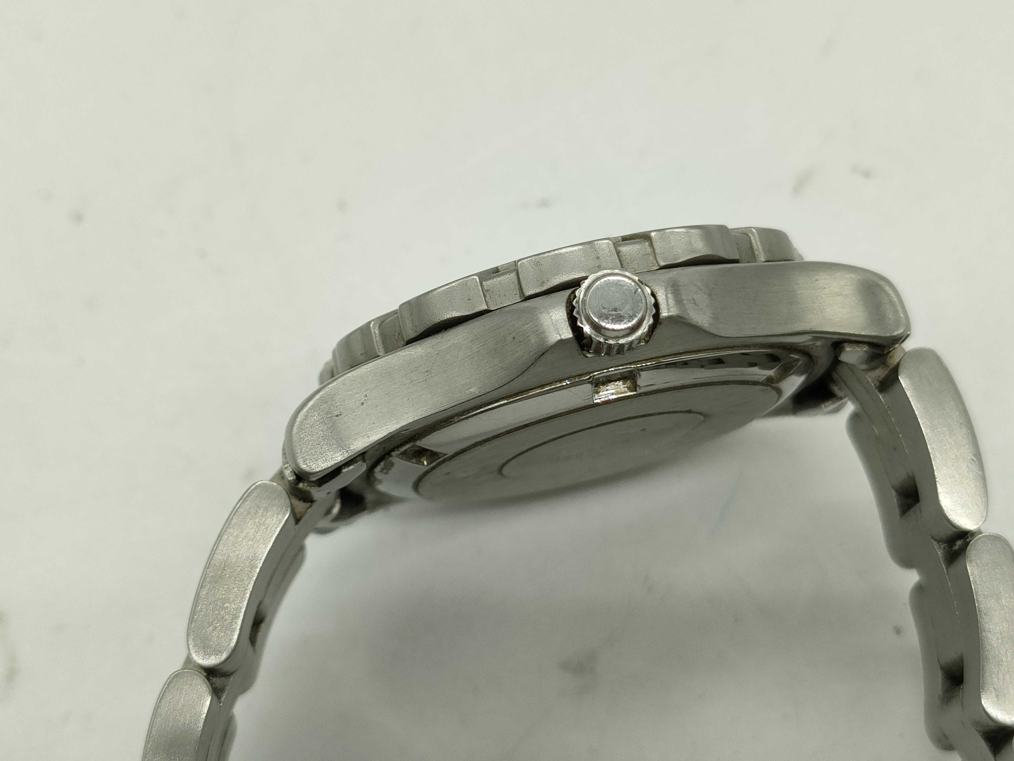 A Ladies Balenciaga Paris Stainless Steel Wristwatch