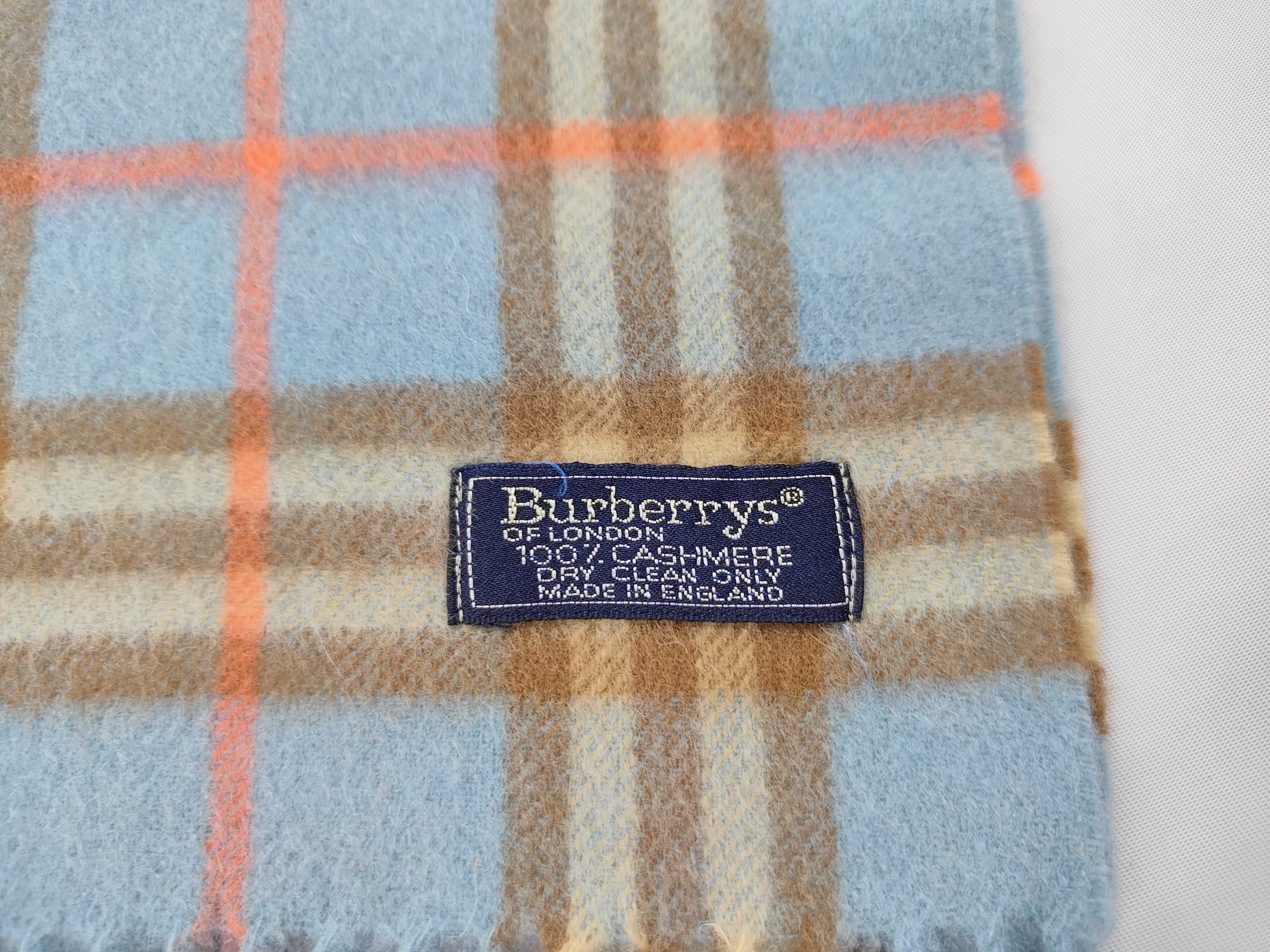 Vintage Burberrys 100% Cashmere Scarf in Light Blue Plaid