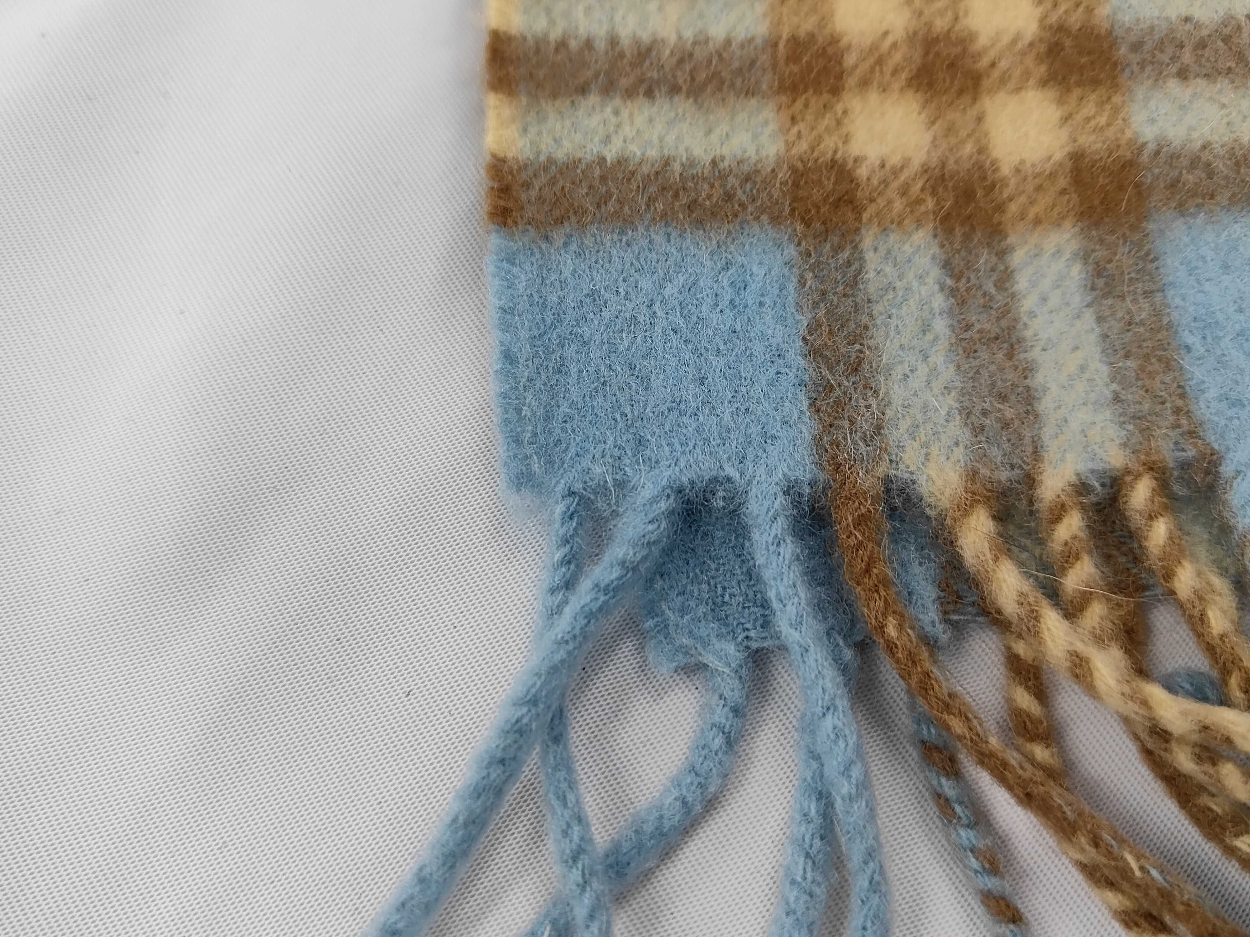 Vintage Burberrys 100% Cashmere Scarf in Light Blue Plaid