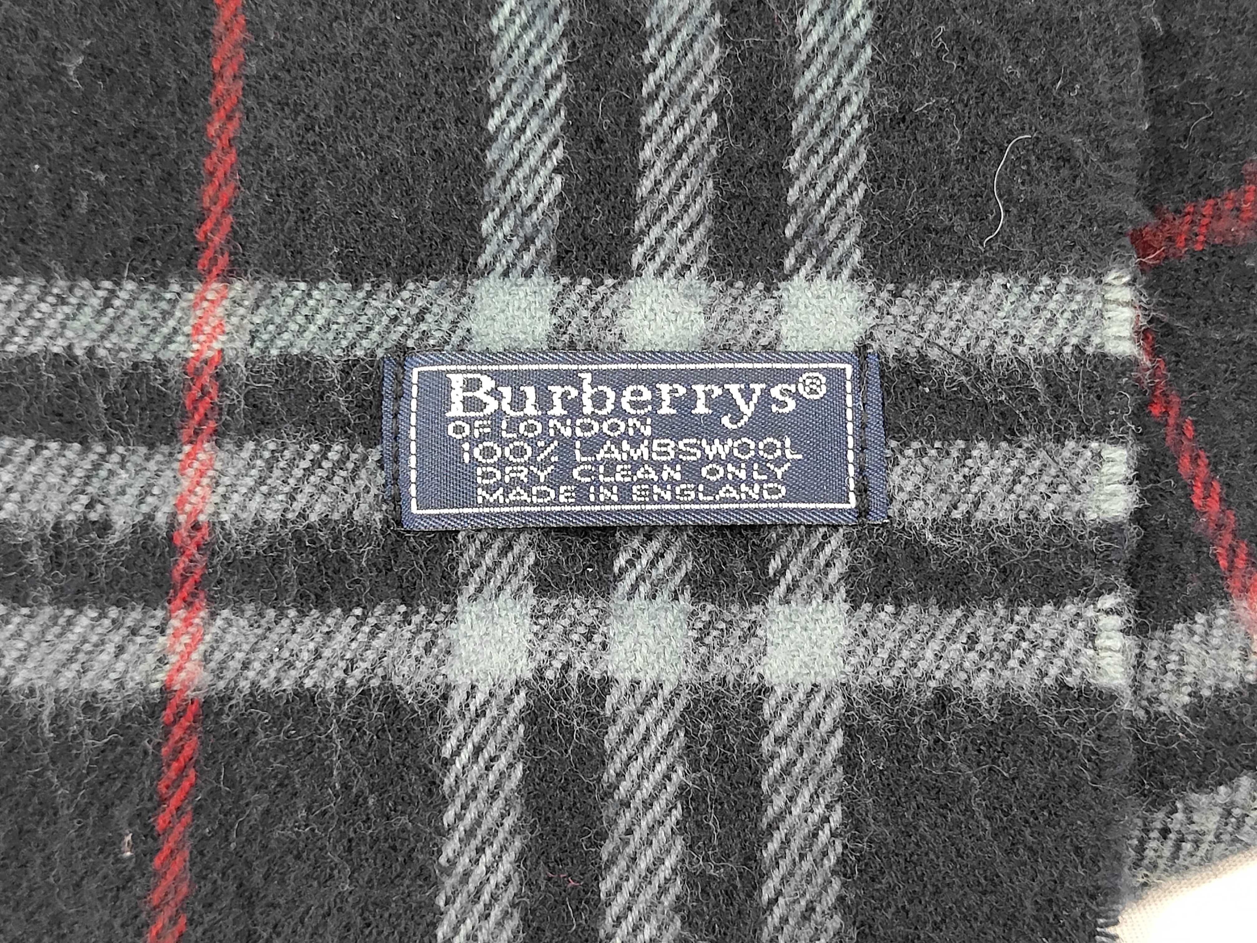 Vintage Burberrys of London Lambswool Scarf in Navy Plaid