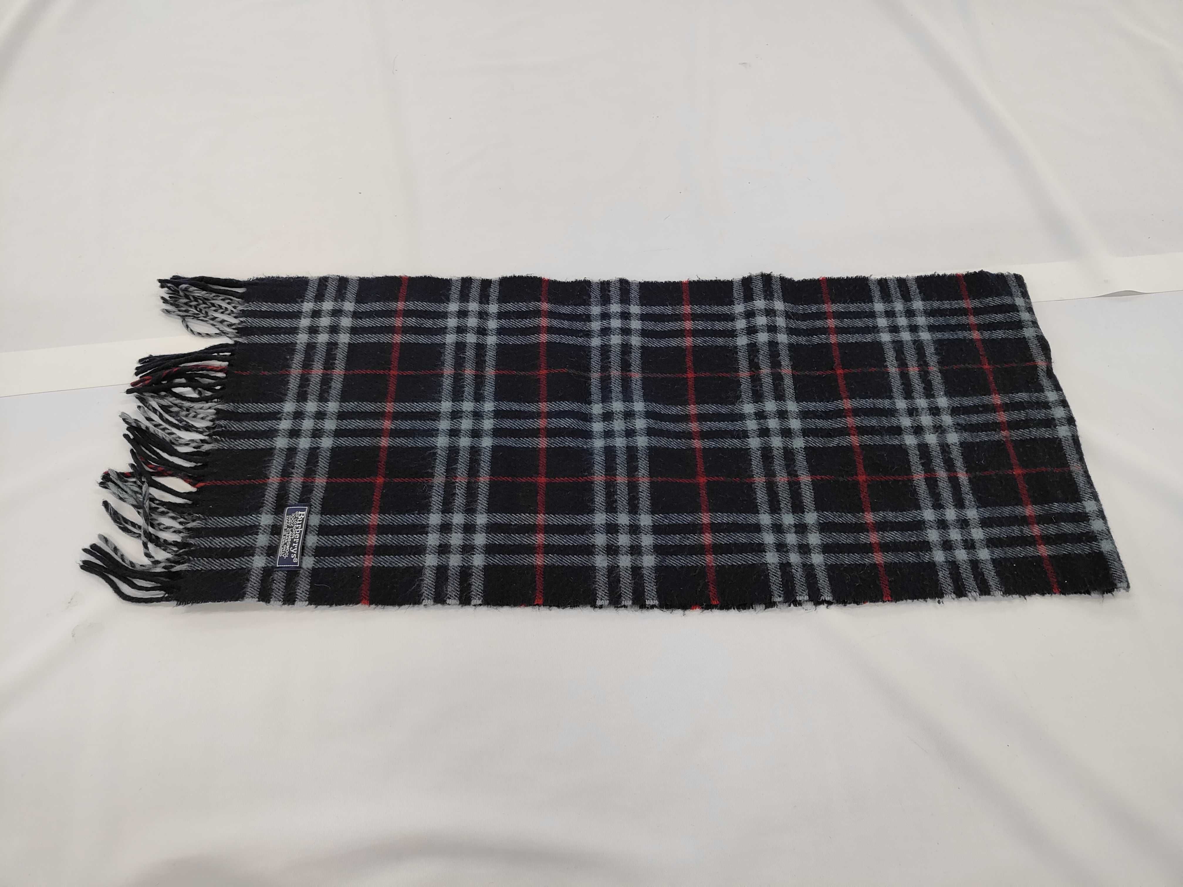 Vintage Burberrys of London Lambswool Scarf in Navy Plaid