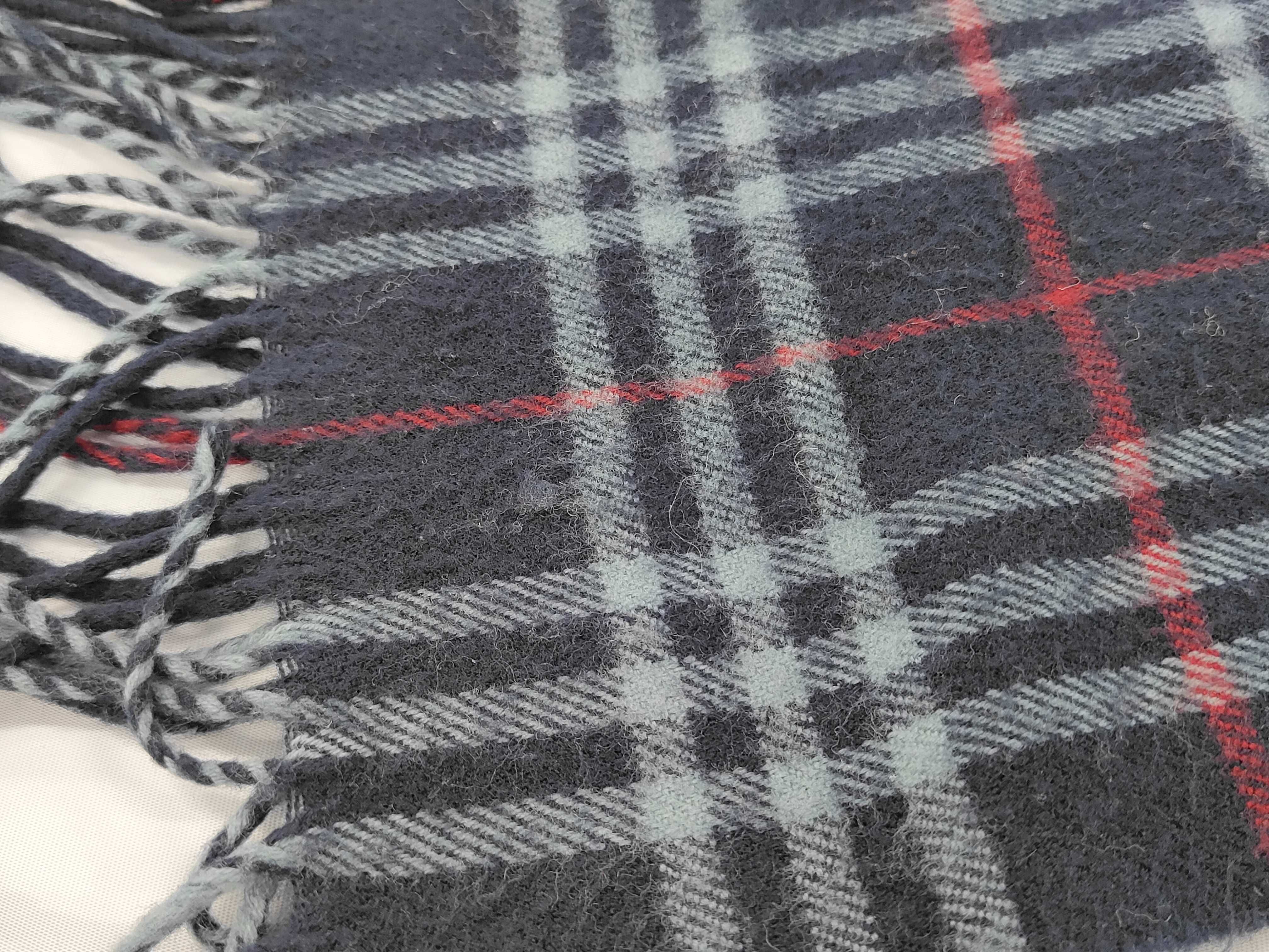 Vintage Burberrys of London Lambswool Scarf in Navy Plaid